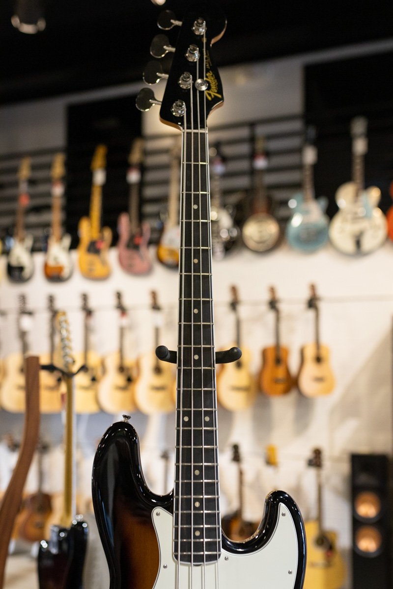 Fender Gold Foil Jazz Bass, Ebony Fingerboard, 2-Color Sunburst - Deluxe Gig Bag
