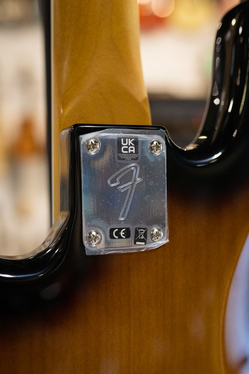 Fender Gold Foil Jazz Bass, Ebony Fingerboard, 2-Color Sunburst - Deluxe Gig Bag