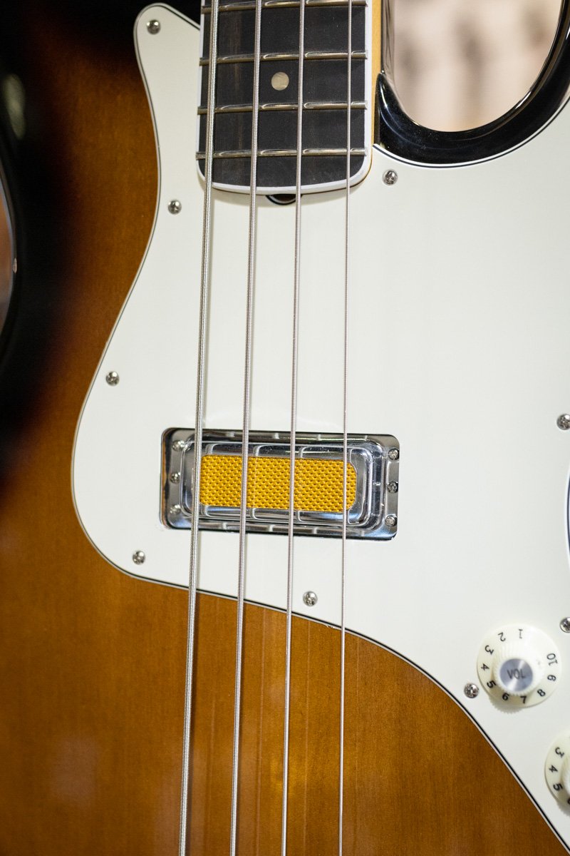 Fender Gold Foil Jazz Bass, Ebony Fingerboard, 2-Color Sunburst - Deluxe Gig Bag