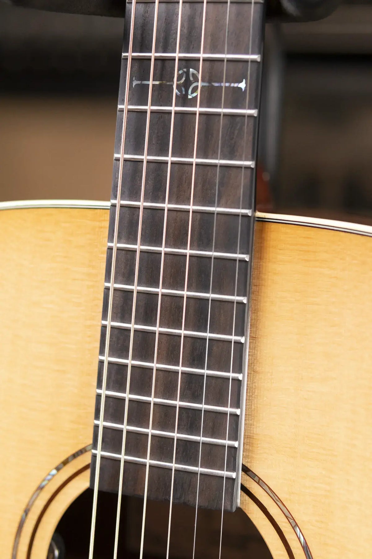 Alvarez LD70e Laureate Dreadnought Acoustic/Electric Guitar - Daybreak with Softshell Case - Demo
