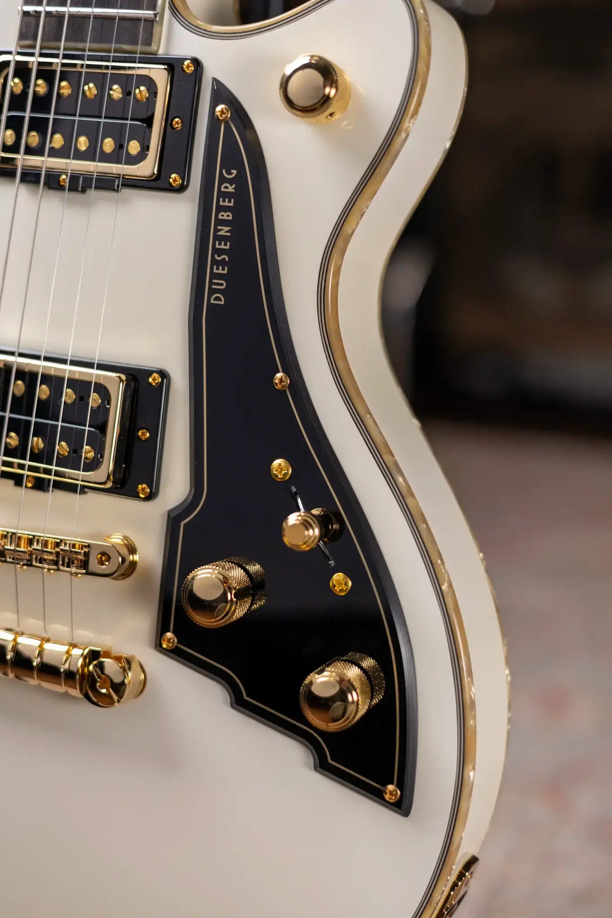 Duesenberg Fantom A Electric Guitar Aged White with Hardshell Case 6740fb2f81464