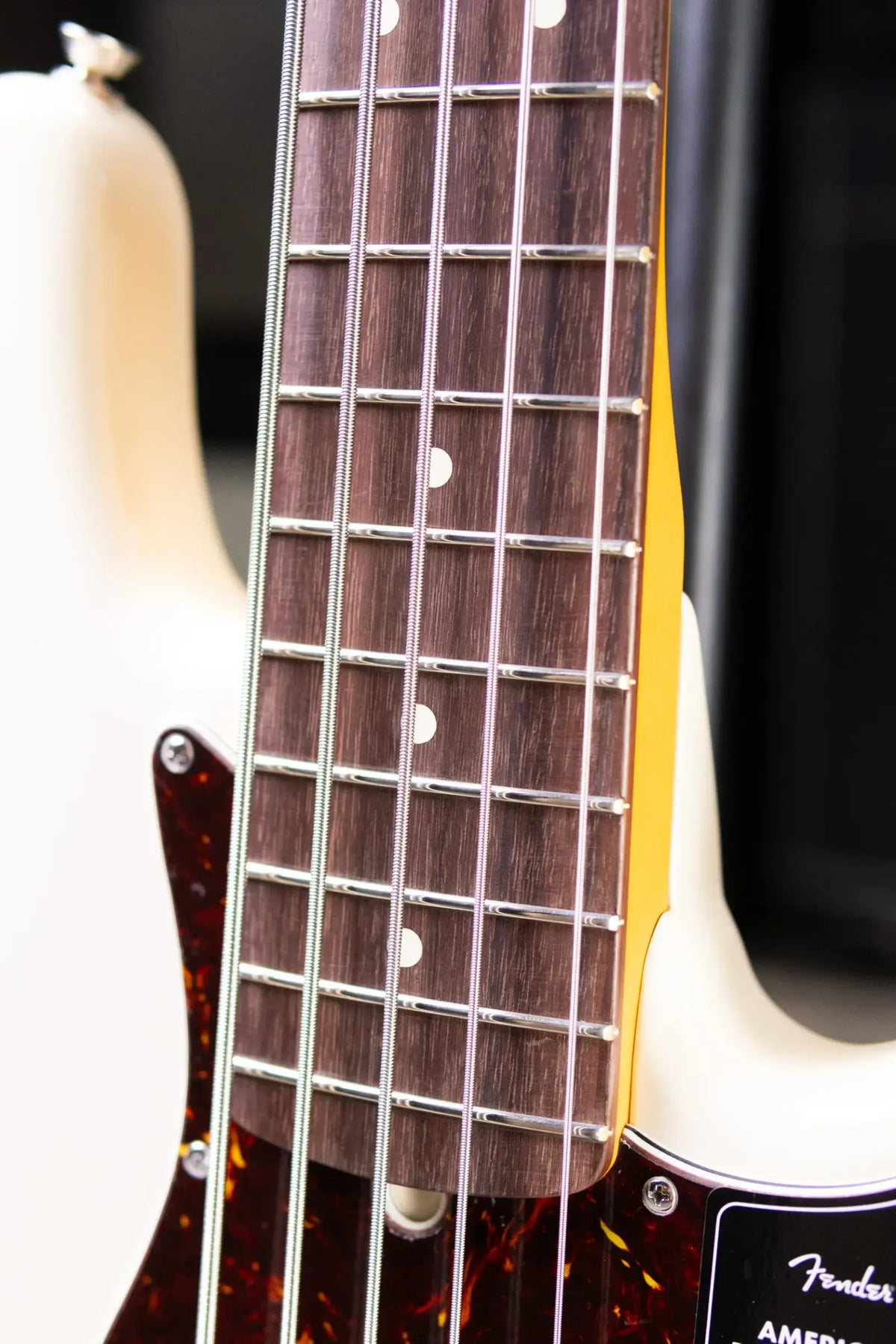 Fender American Professional Jazz Bass V - Olympic White with Hardshell Case