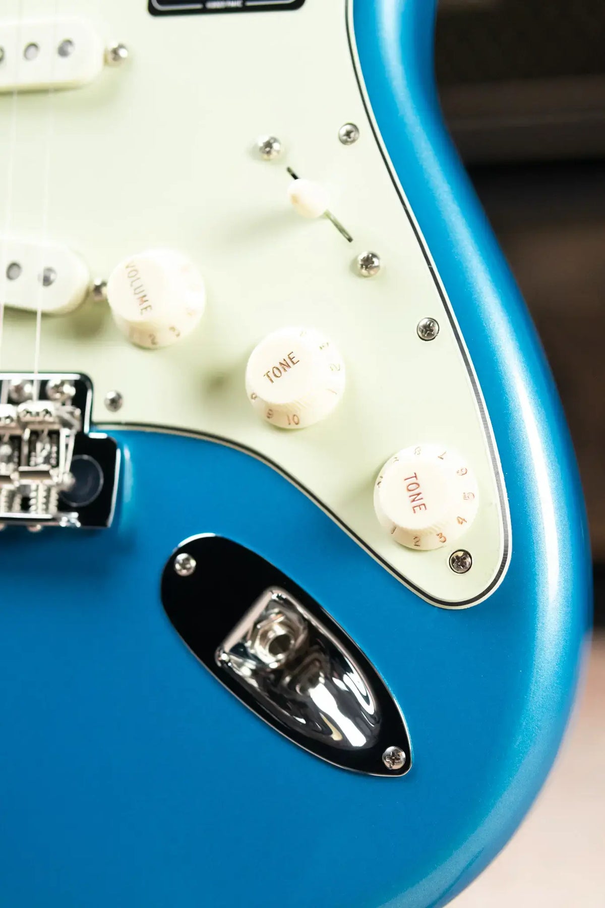 Fender American Professional Classic Stratocaster Electric Guitar - Faded Lake Placid Blue with Gig Bag - Demo