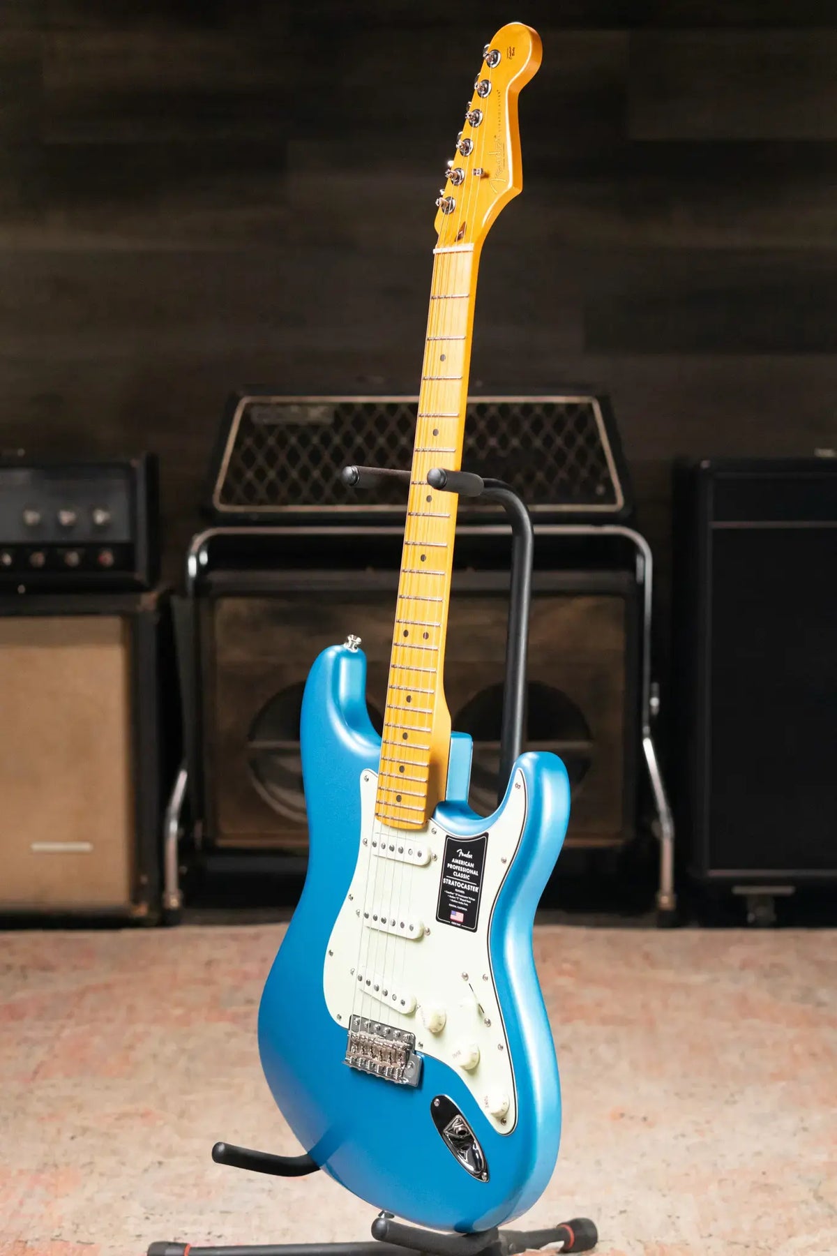 Fender American Professional Classic Stratocaster Electric Guitar - Faded Lake Placid Blue with Gig Bag - Demo