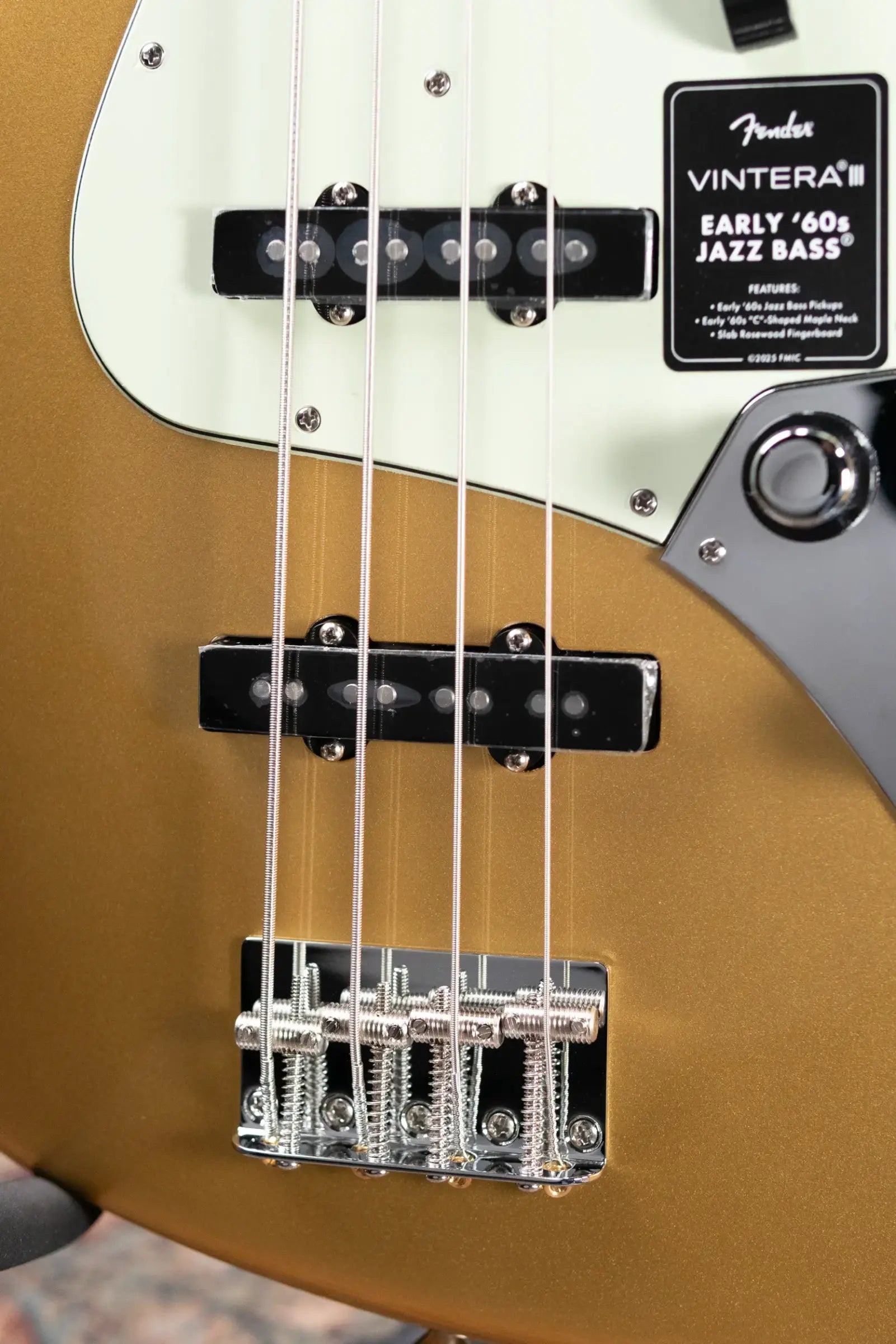 Fender Vintera III Early '60s Jazz Bass - Aztec Gold with Gig Bag