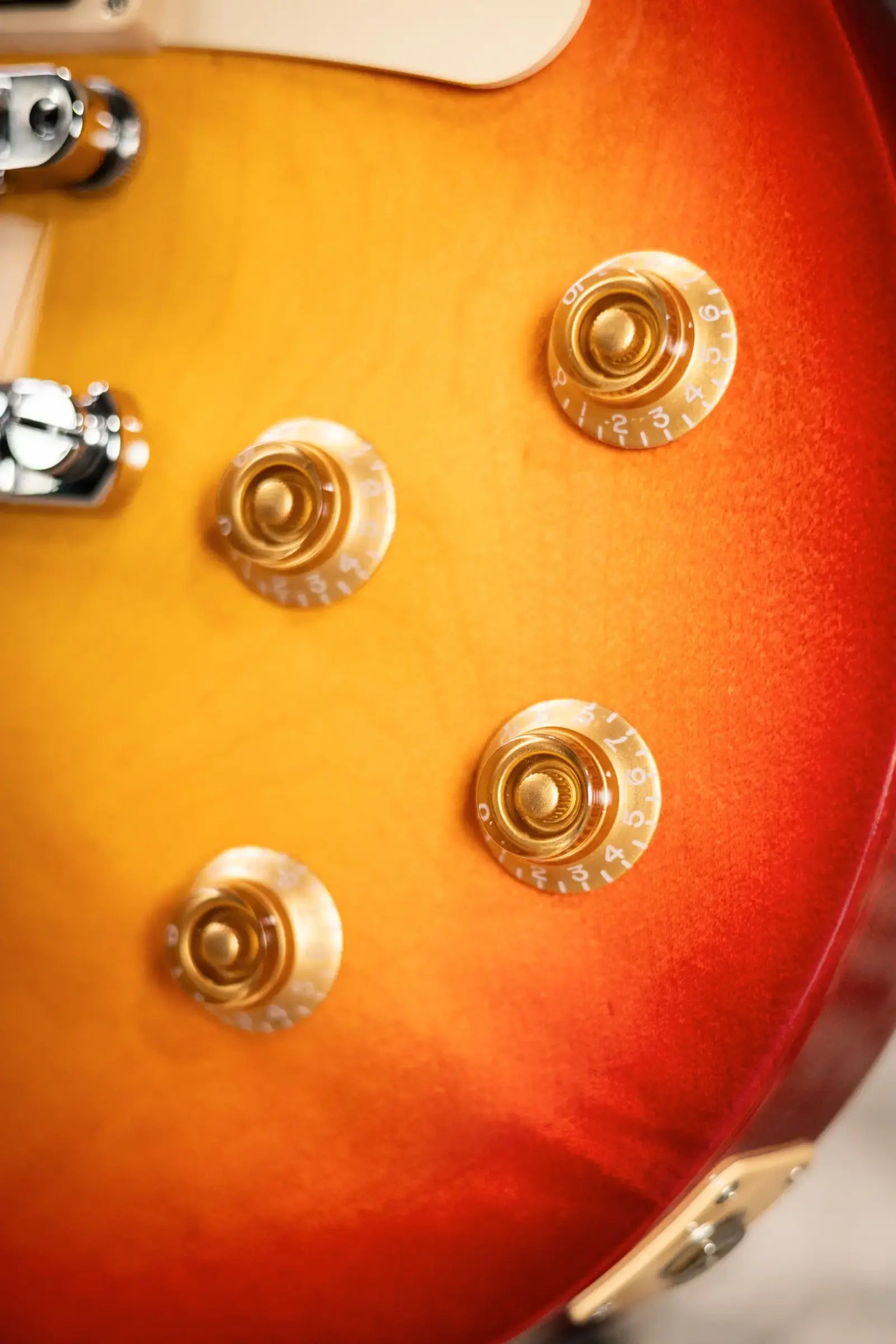 Gibson Les Paul Studio Double Trouble Electric Guitar - Cherry Sunburst with Gig Bag