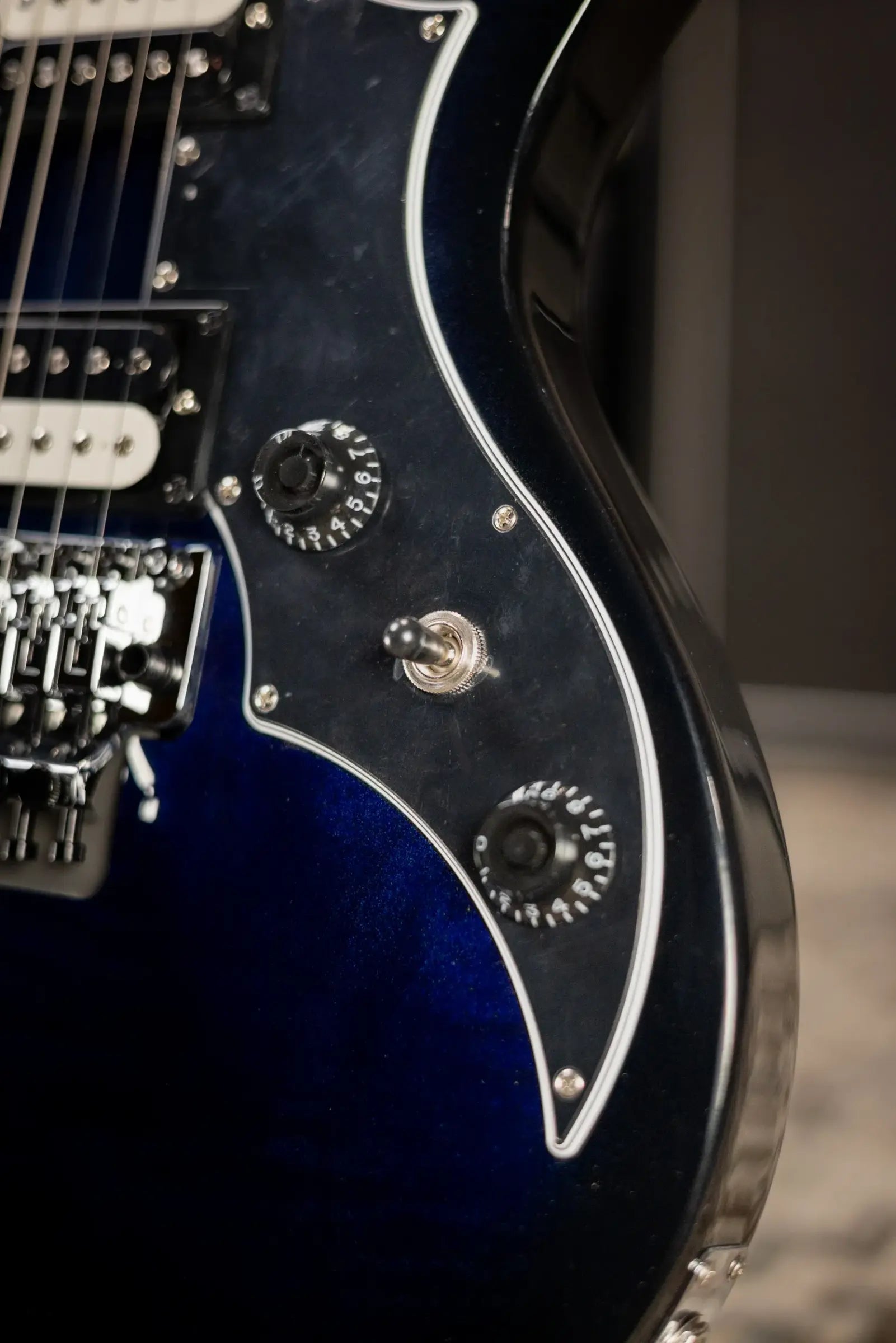 Gibson Victory Floyd Rose Electric Guitar - Deep Ocean Burst with Hardshell Case