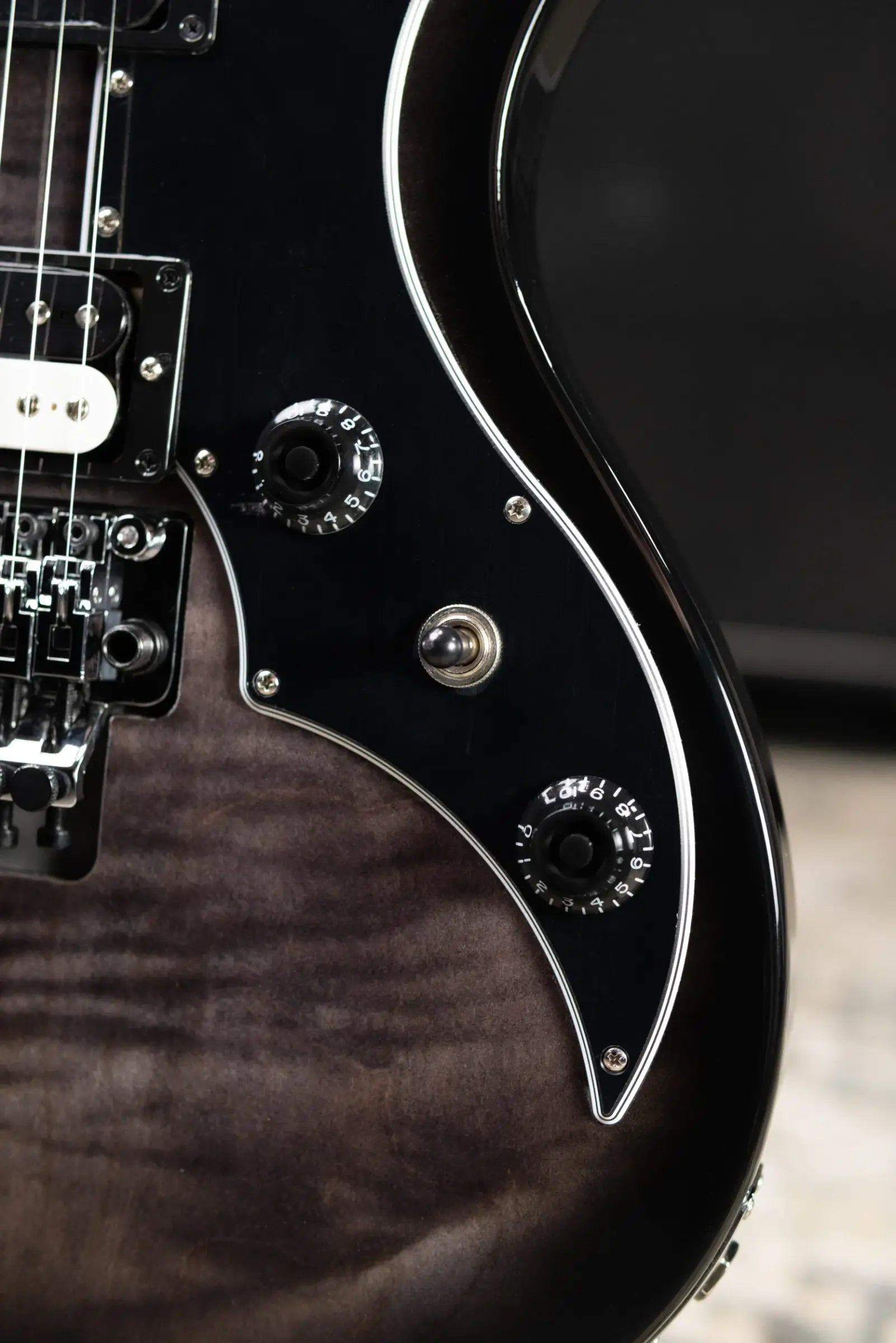 Gibson Victory Floyd Rose Electric Guitar - Translucent Ebony Burst with Hardshell Case