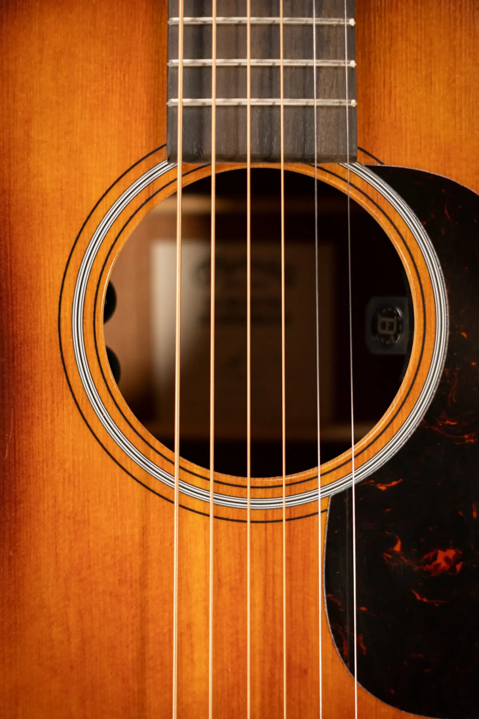 Martin 00-10E Retro Joe Bonamassa Signature Acoustic/Electric Guitar - Burst with Gig Bag