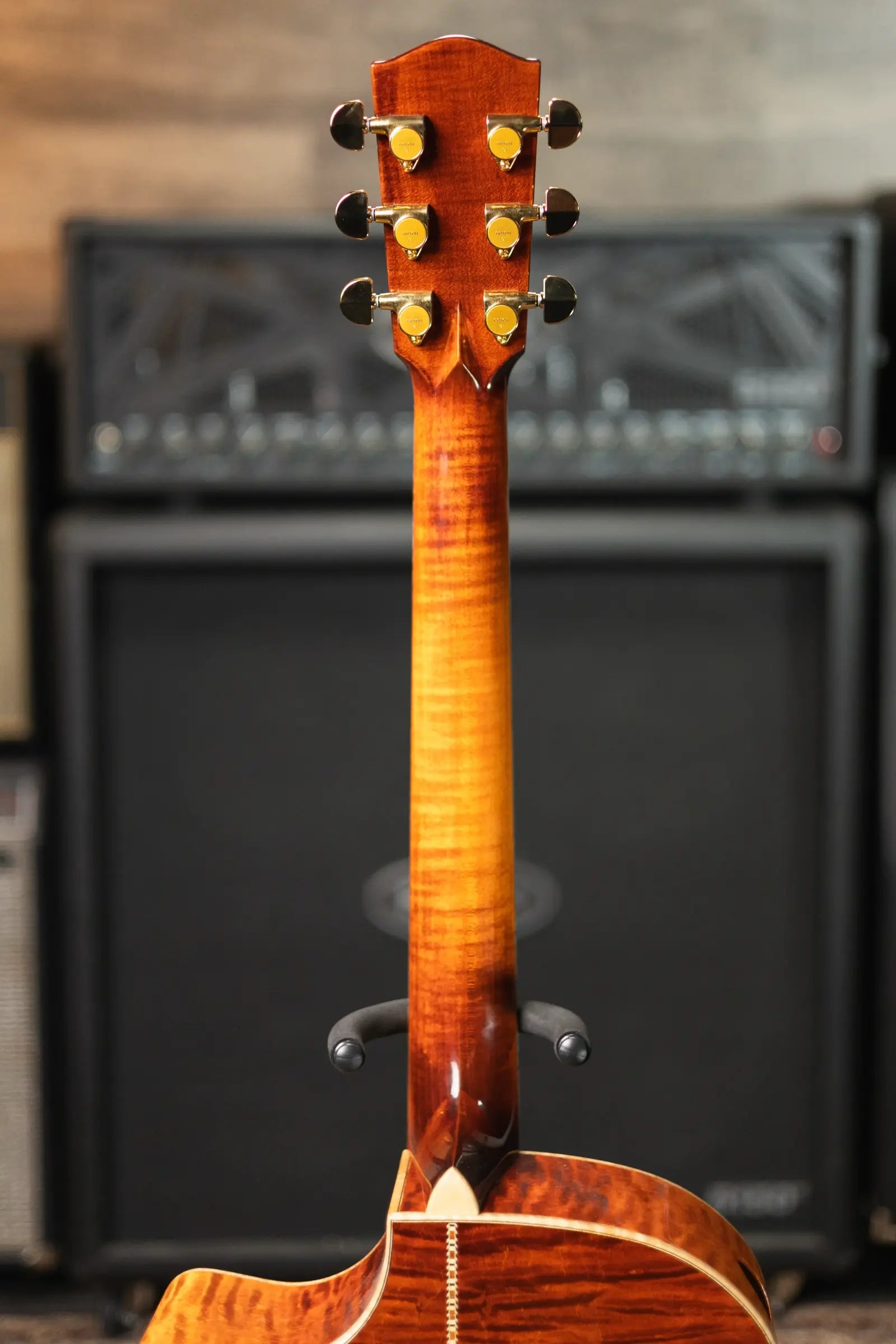 Eastman AC622CE Flame Maple/European Spruce Acoustic-Electric Guitar with Hardshell Case