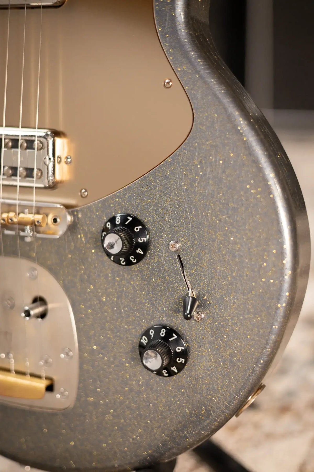 Eastman Kauffmann Series Offset Deluxe - Made in Holland - Light Relic Electric Guitar - Charcoal Sparkle with Structured Gig Bag