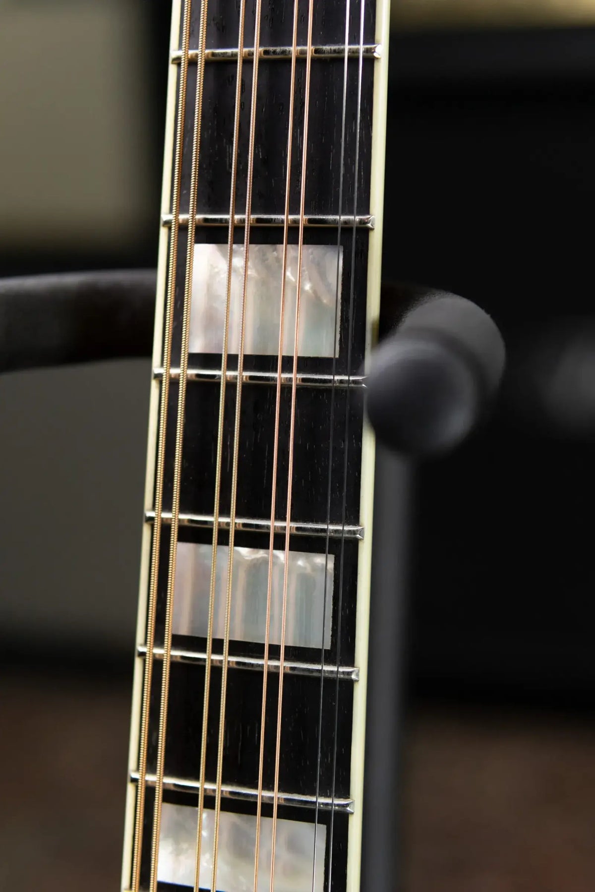 Eastman MDO605-GB A-Style Acoustic/Electric Octave Mandolin - Goldburst with Hardshell Case