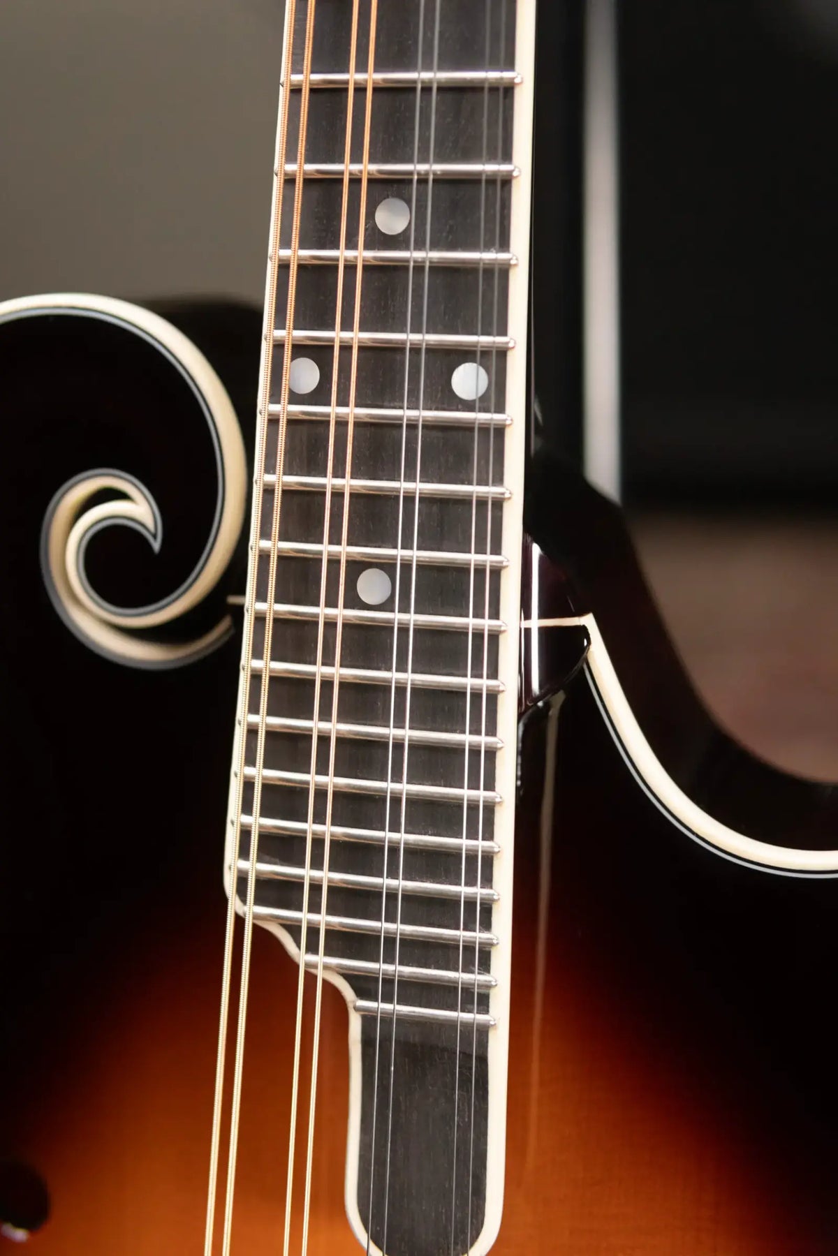 Epiphone F-5G Mandolin - Cremona Burst with Hardshell Case