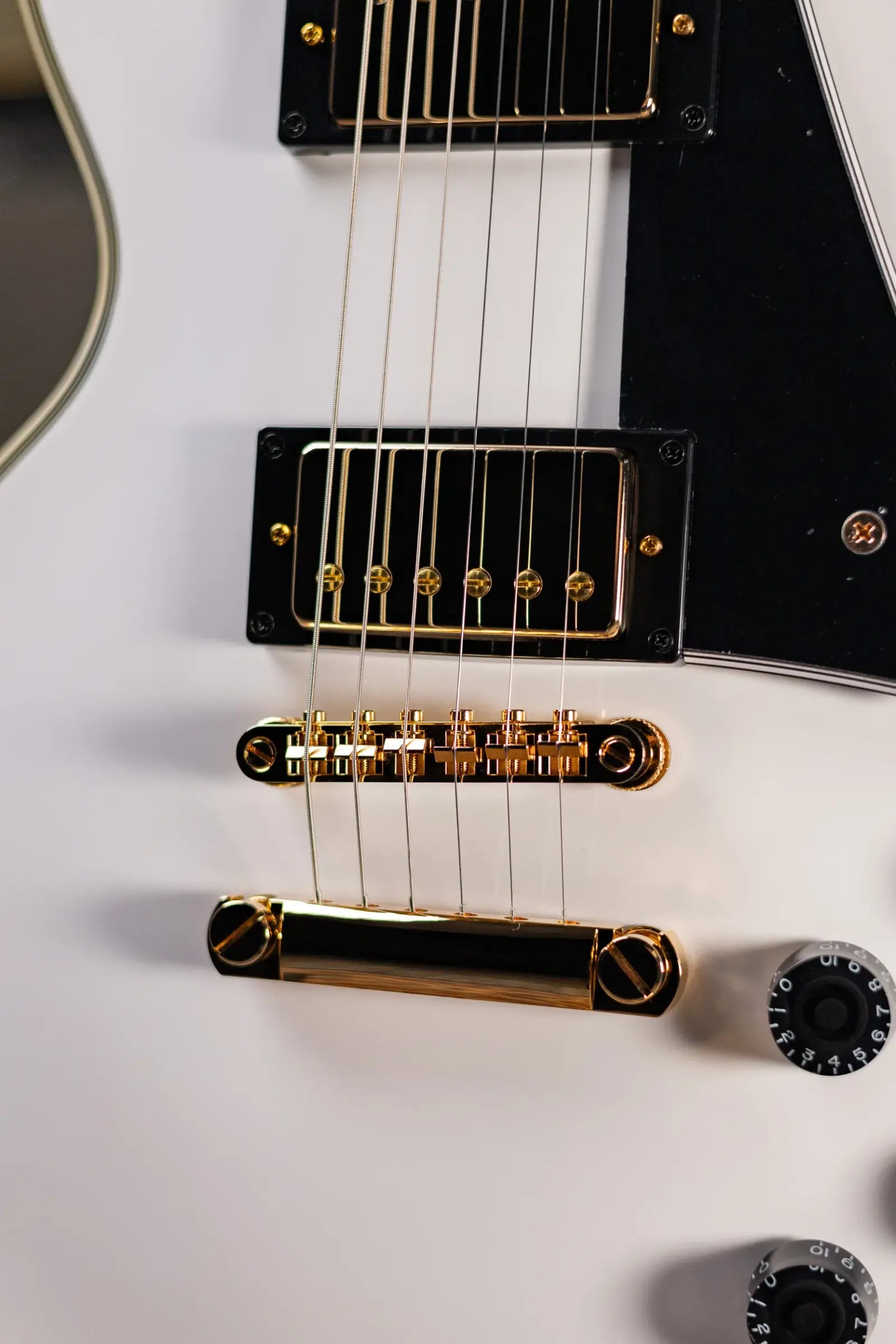 Epiphone Les Paul Custom Electric Guitar - Alpine White with Gig Bag