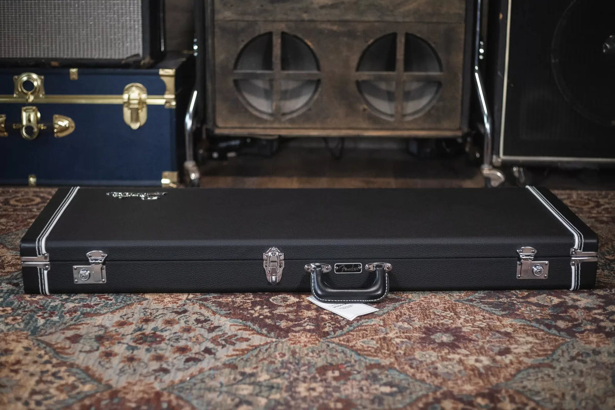 Fender Classic Series Wood Case for Strat Tele Black haggertys 3