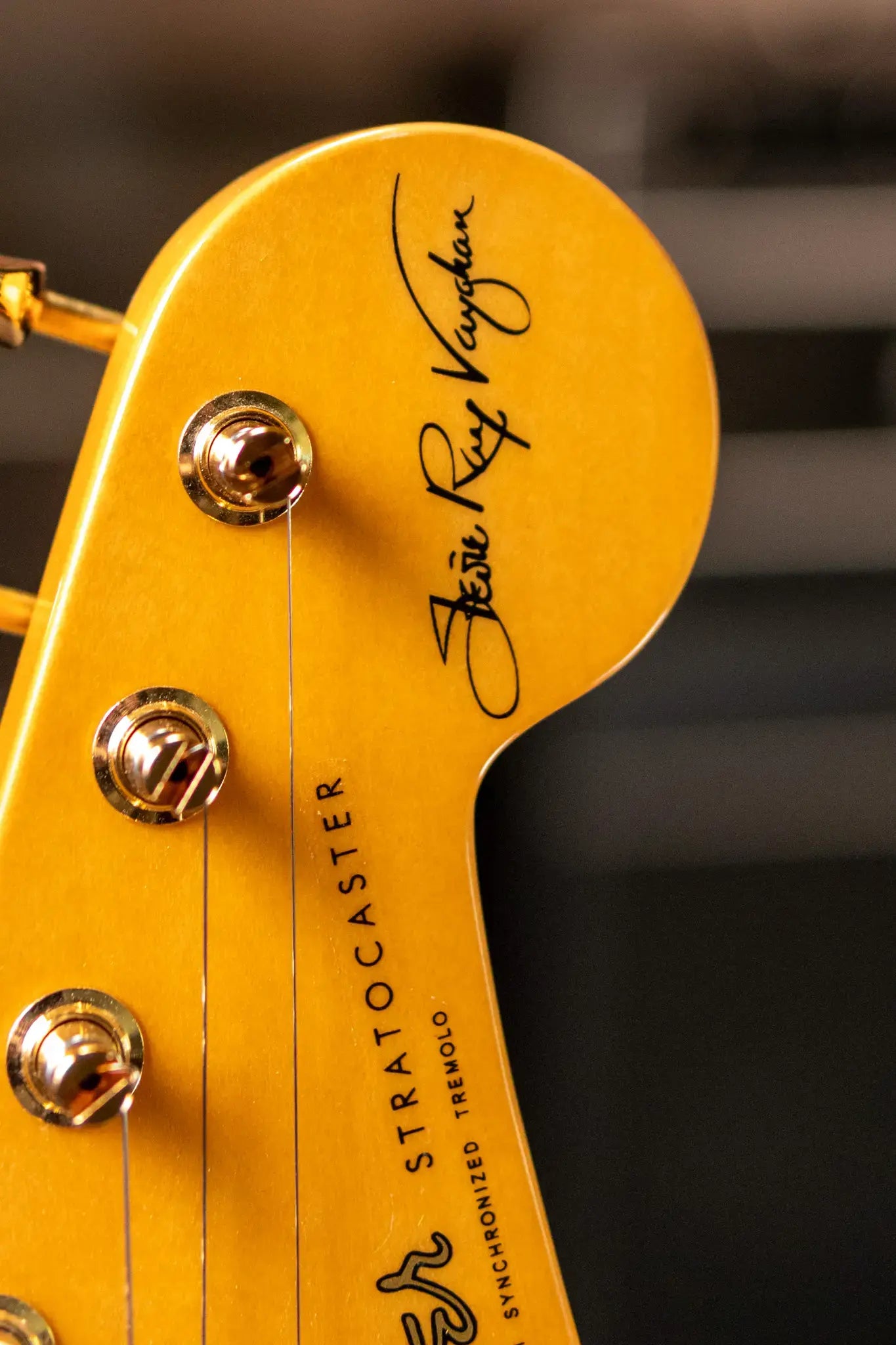 Fender Stevie Ray Vaughan Stratocaster with Hardshell Case - Demo