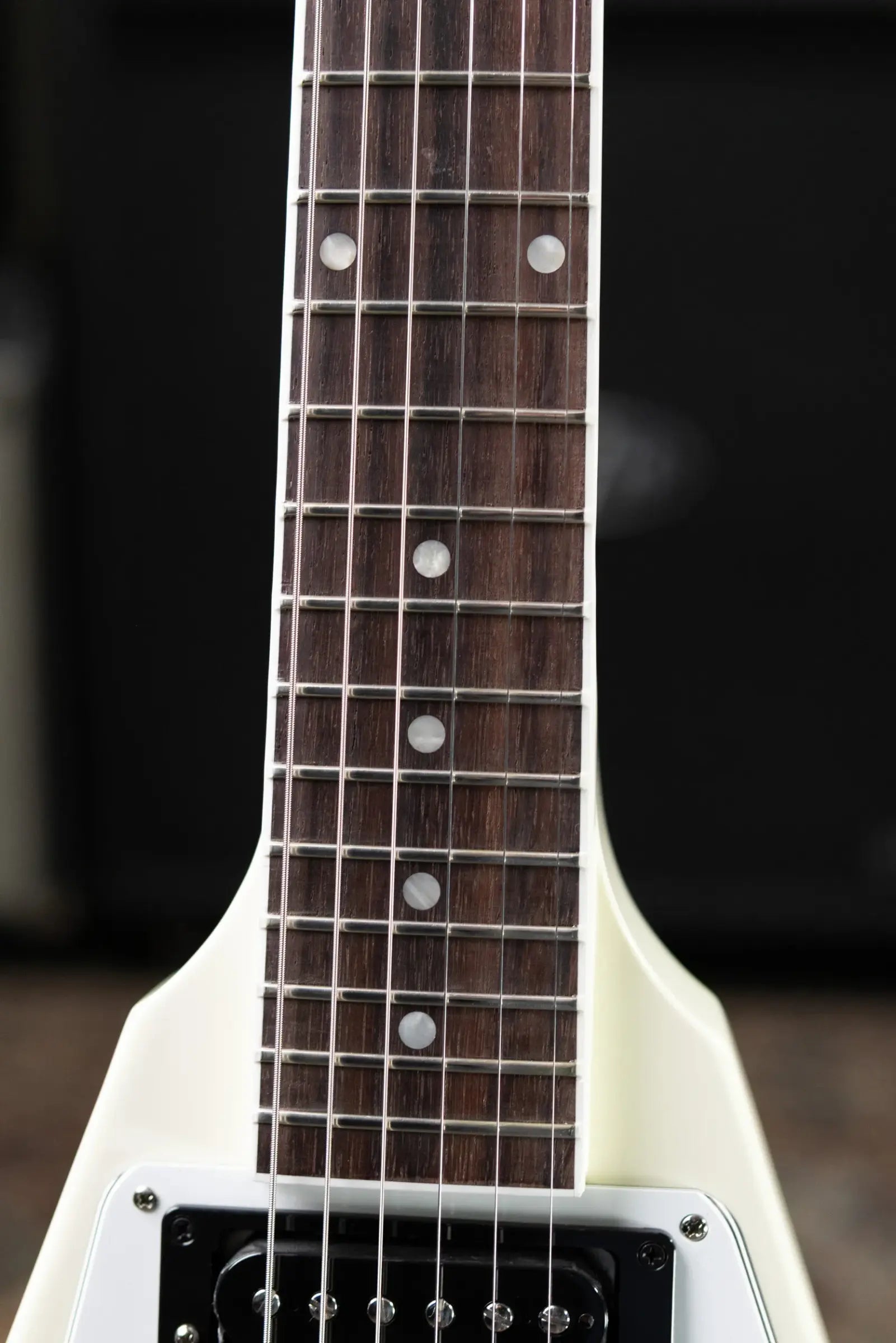 Gibson 70s Flying V Electric Guitar - Classic White with Hardshell Case