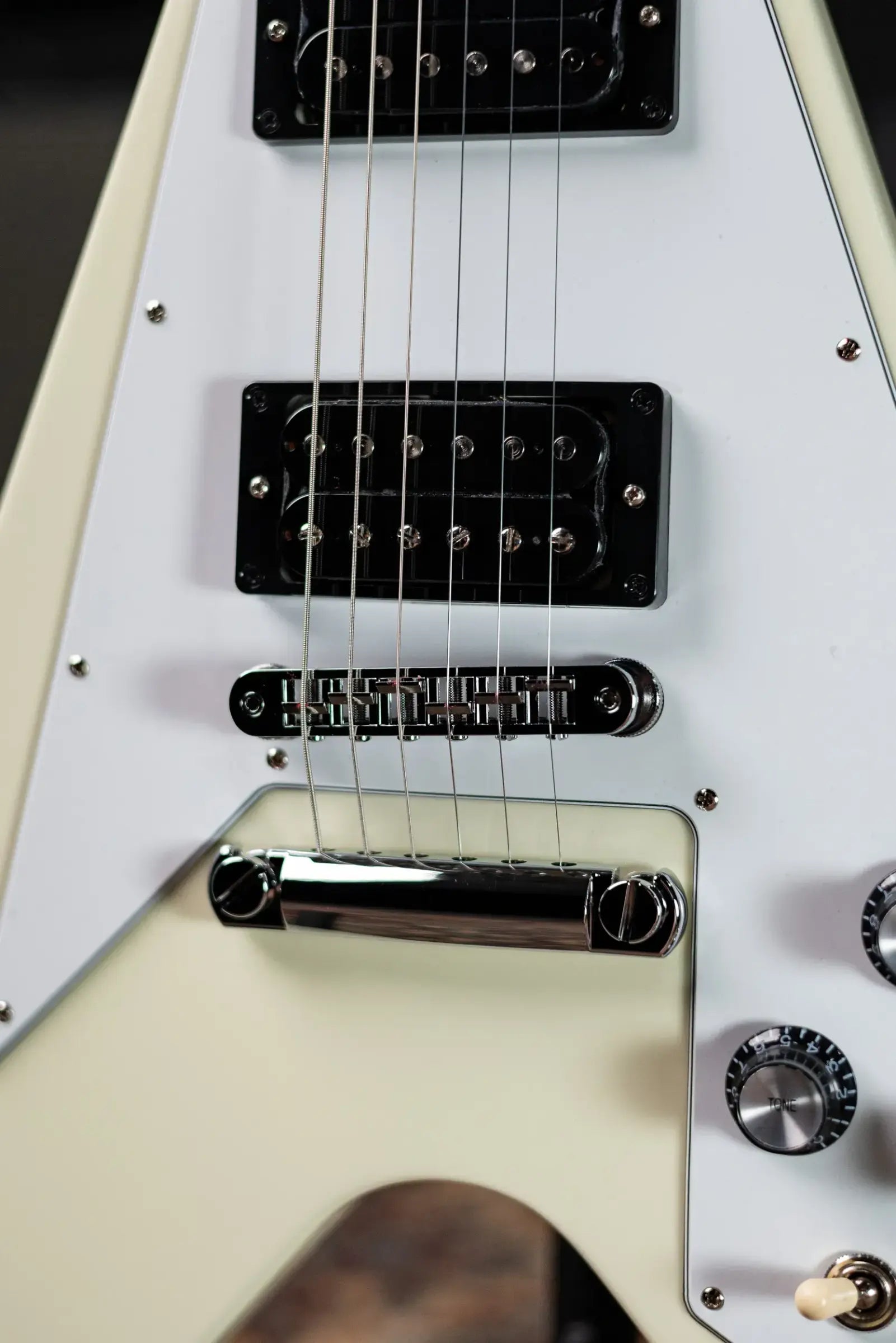 Gibson '70s Flying V Electric Guitar - Classic White with Hardshell Case