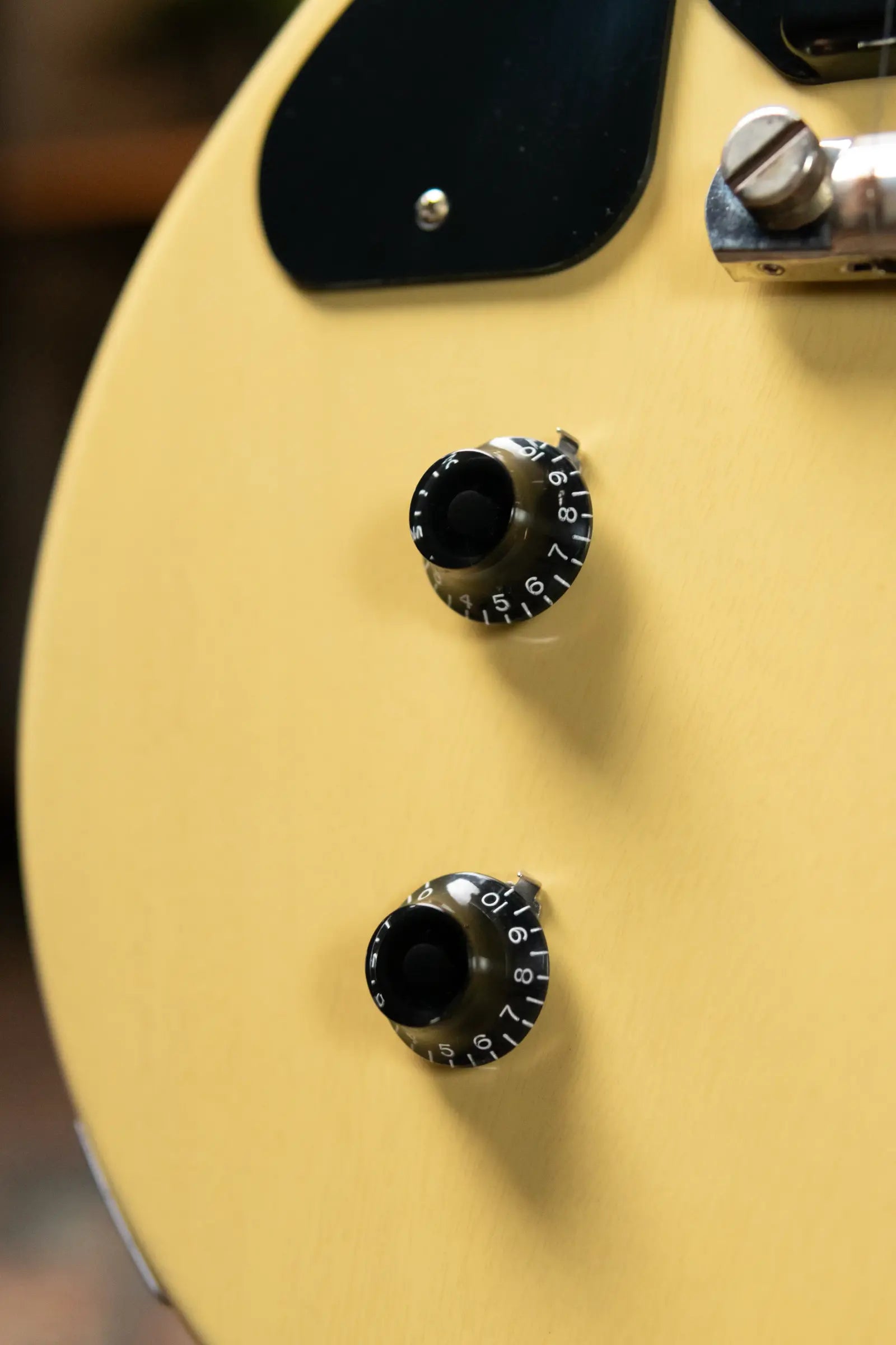 Gibson Custom Shop Left Handed 57 Les Paul Junior VOS TV Yellow with Hardshell Case 671bdbfad1168