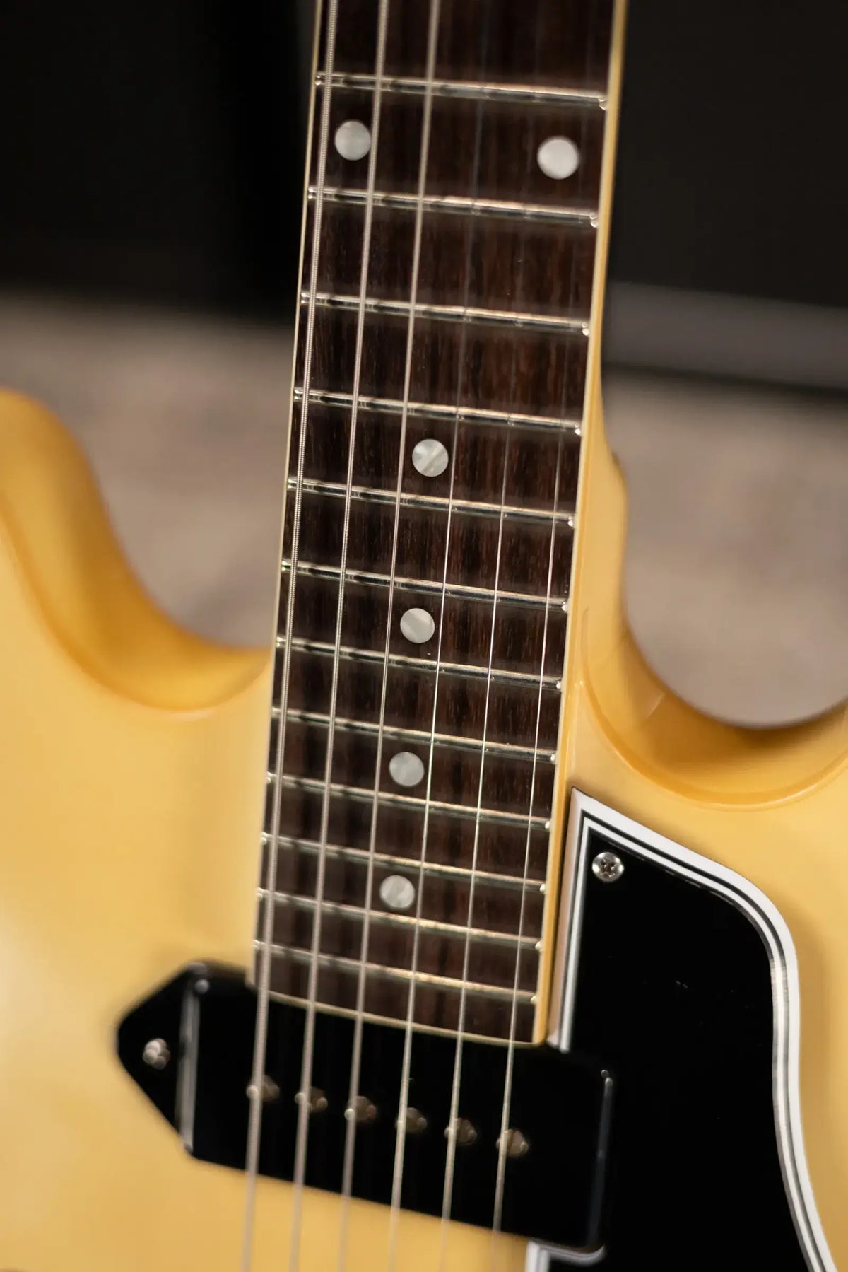Gibson Custom Shop Limited Edition 1959 ES-330 Bigsby Reissue Hollow Body Electric Guitar - Antique White VOS with Hardshell Case