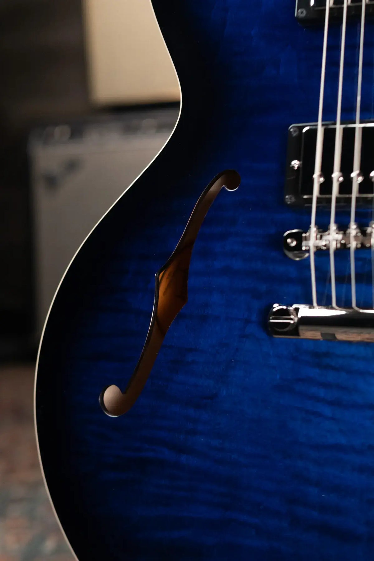 Gibson ES-335 Figured Semi-Hollow Electric Guitar - Deep Ocean Burst with Hardshell Case - Demo