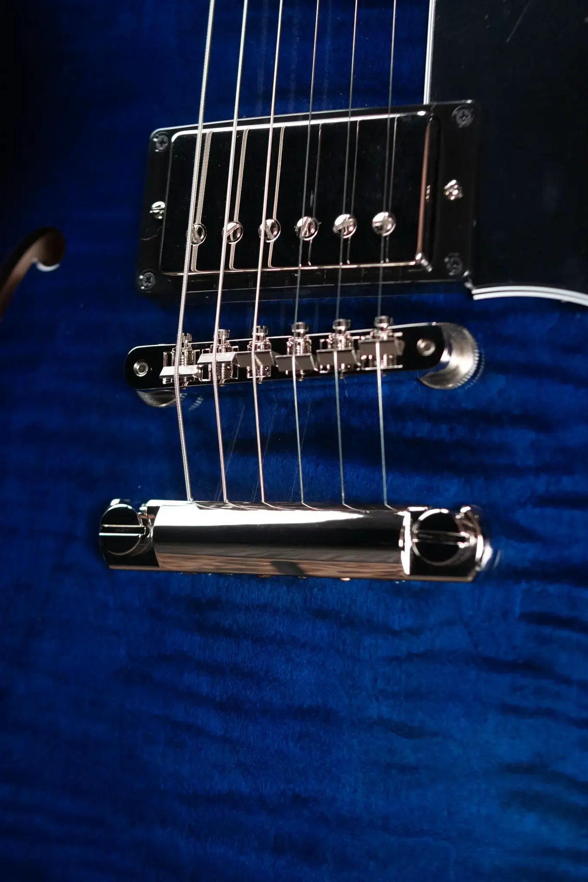 Gibson ES-335 Figured Semi-Hollow Electric Guitar - Deep Ocean Burst with Hardshell Case - Demo