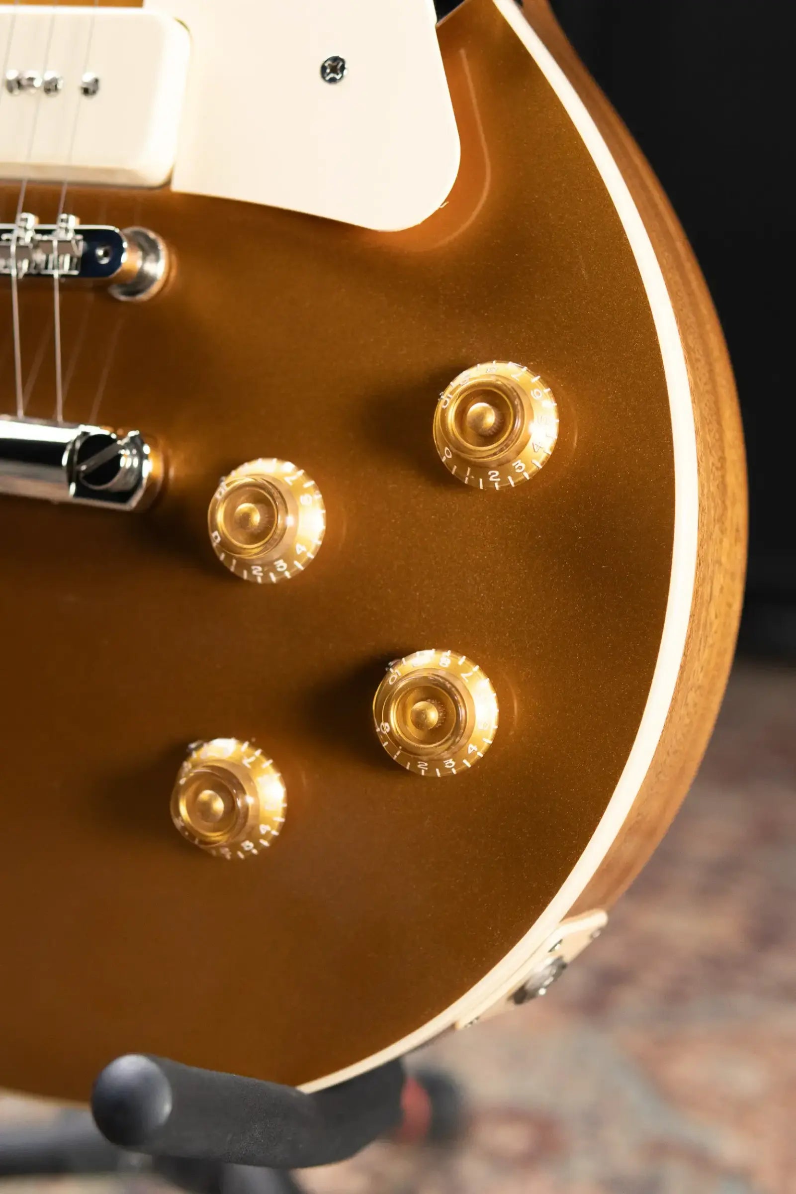 Gibson Les Paul Standard '50s P-90 Electric Guitar - Goldtop with Hardshell Case