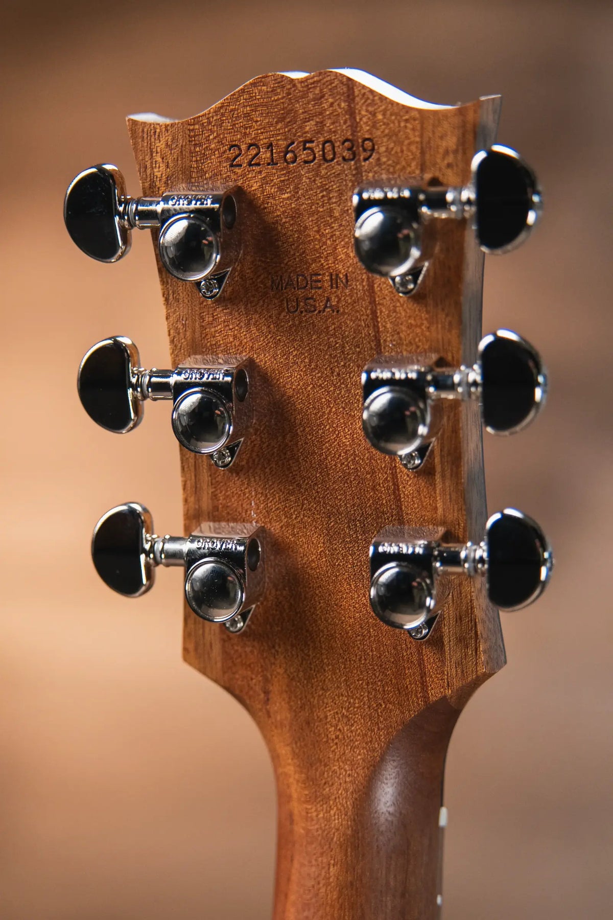 Gibson SJ-200 Studio Walnut Jumbo Acoustic/Electric Guitar - Natural with Hardshell Case - Demo