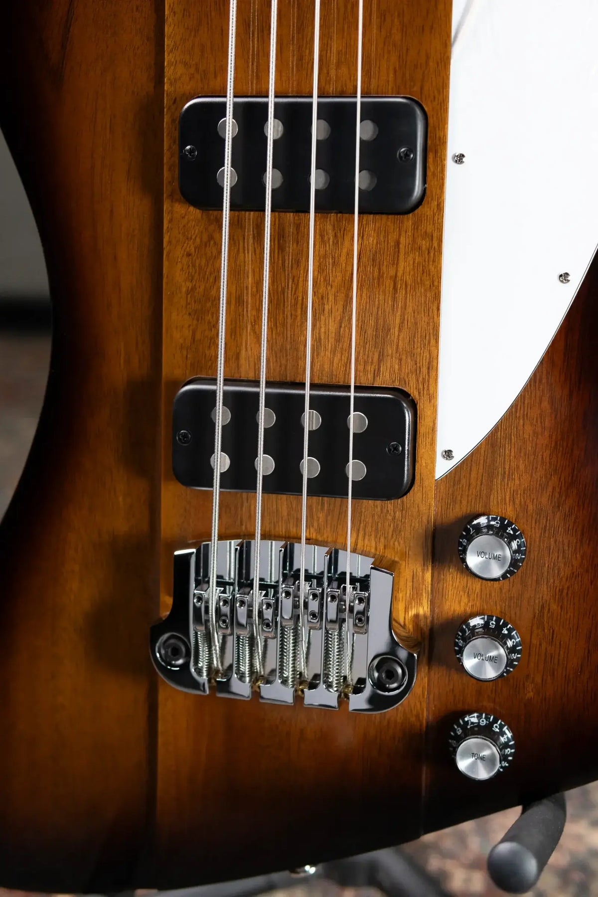 Gibson Thunderbird Electric Bass Guitar - Tobacco Sunburst Perimeter with Hardshell Case