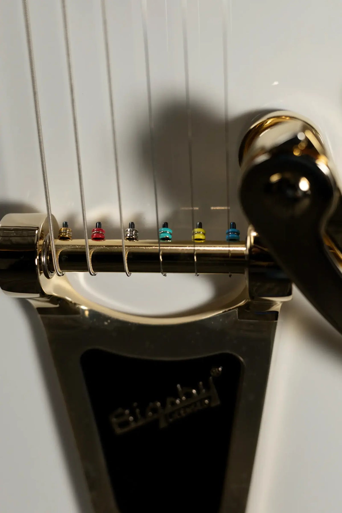 Gretsch G5422TG Electromatic Classic Hollow Body with Bigsby Electric Guitar - Snowcrest White - Demo