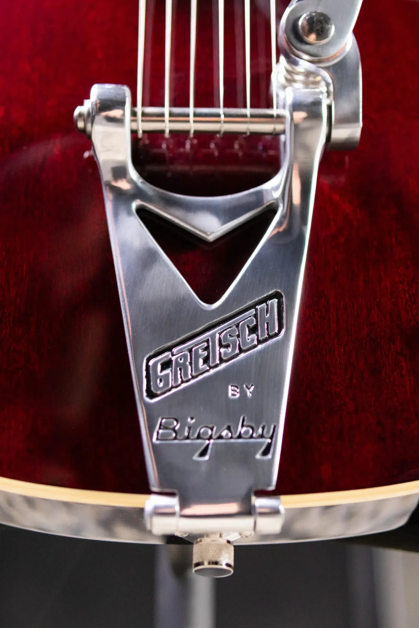 Gretsch G6119T-62 Vintage Select Edition '62 Tennessean Hollow Body with Bigsby Electric Guitar - Dark Cherry Stain with Hardshell Case