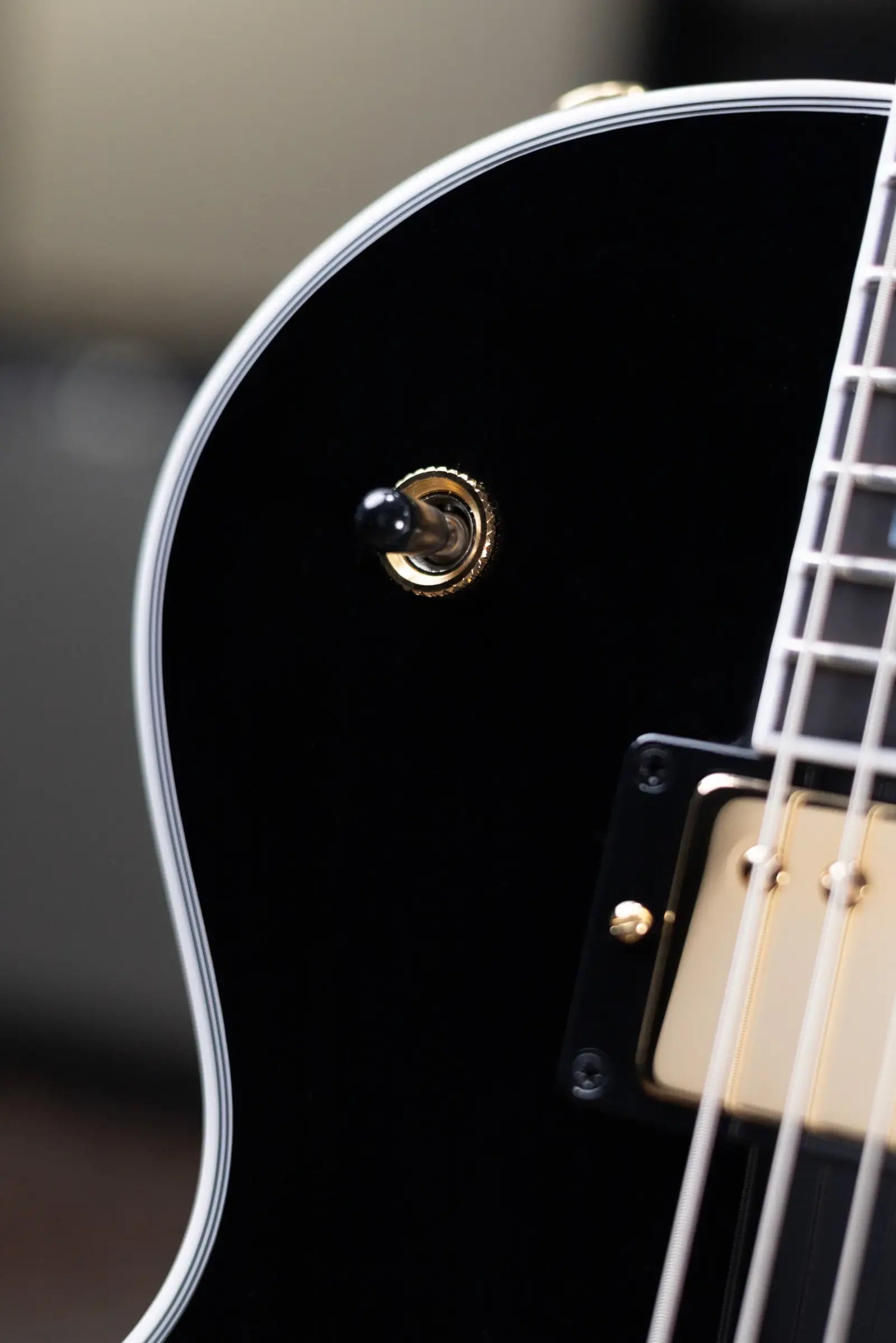Gibson Les Paul Modern Supreme Electric Guitar - Ebony with Hardshell Case