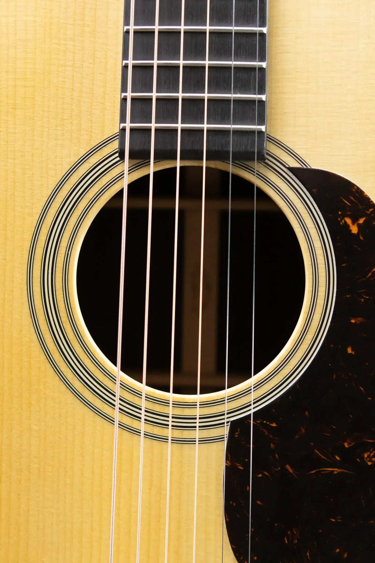 Martin Custom Shop 0-28 Limited Edition Acoustic Guitar with Hardshell Case
