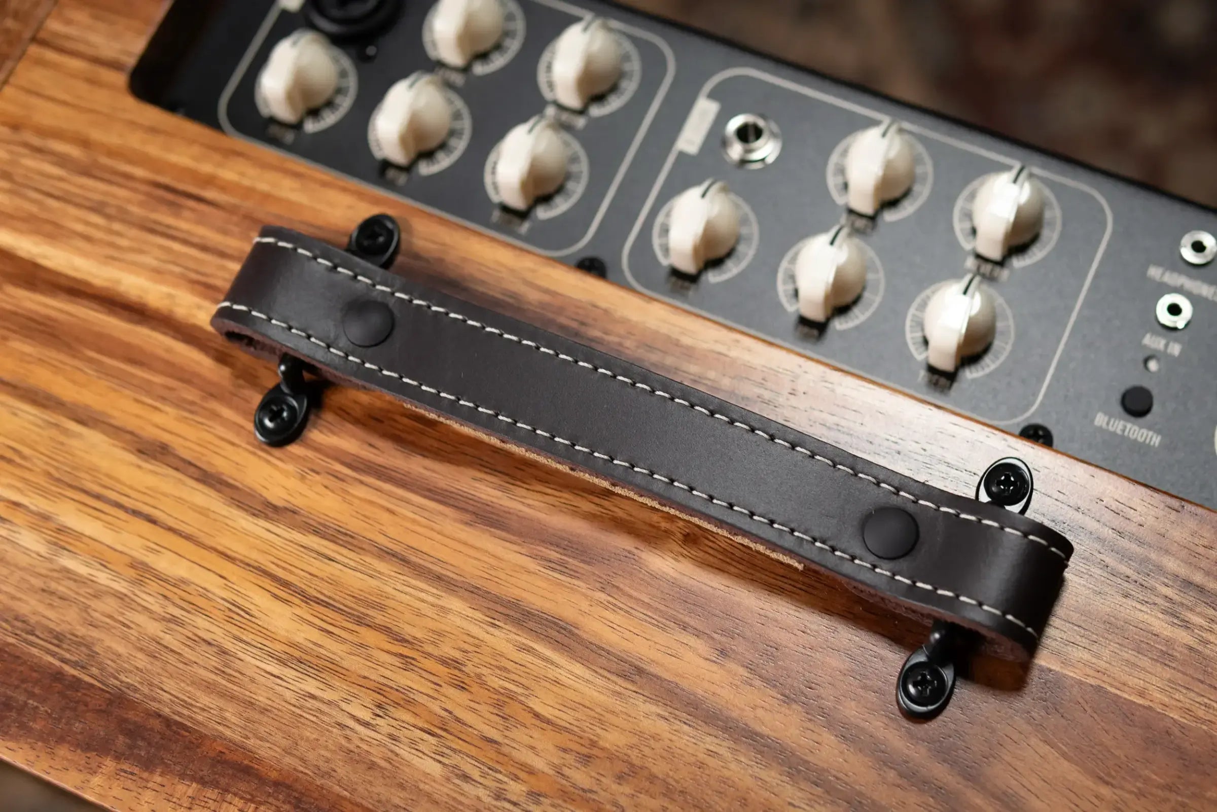 Taylor Circa 74 AV150-10 Amp With Stand - Select Koa