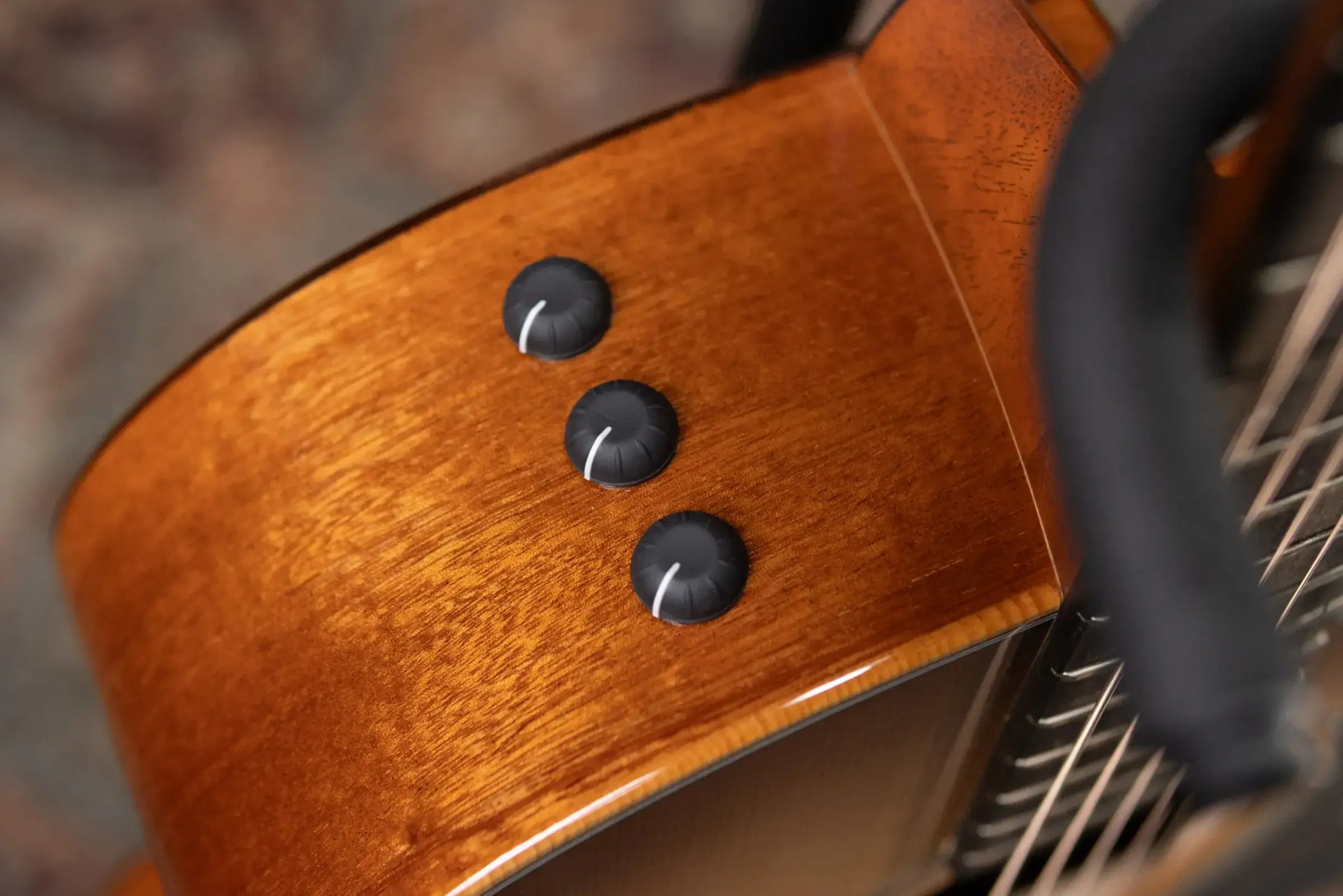 Taylor 314ce Studio Grand Auditorium Acoustic/Electric Guitar - Shaded Edge Burst with Gig Bag