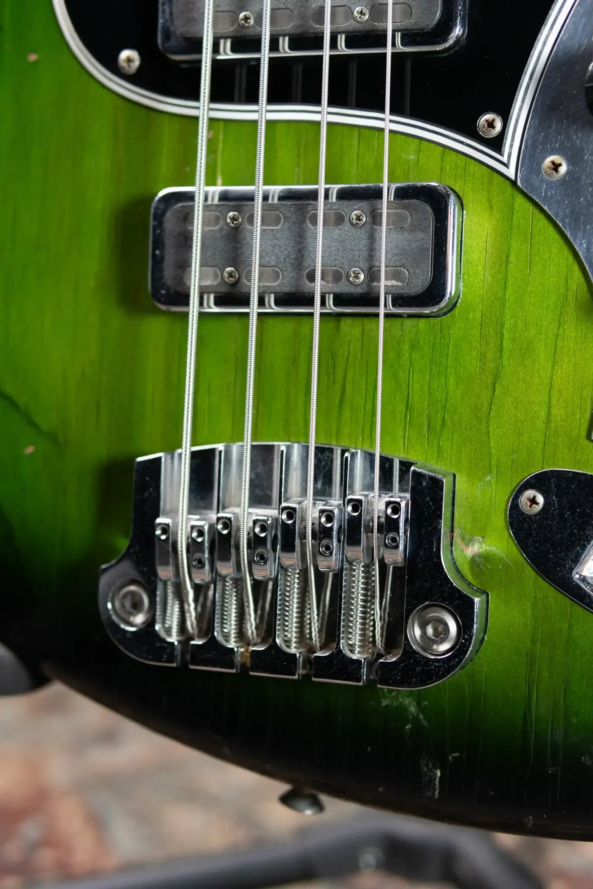 Novo Serus Bass - Cat's Eye Green with Mono Gig Bag- Used