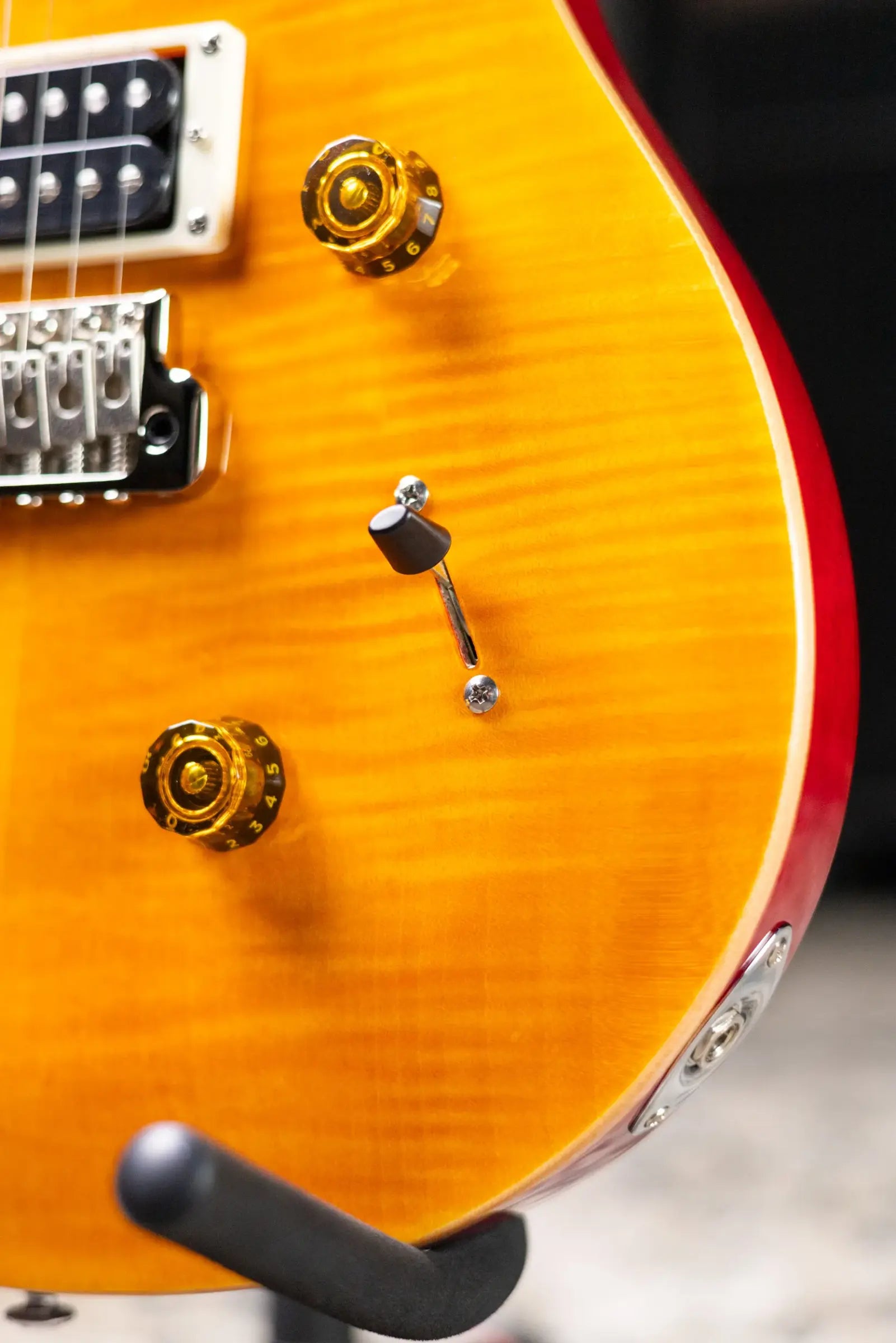 PRS SE Custom 24 Electric Guitar - Vintage Yellow with Gig Bag