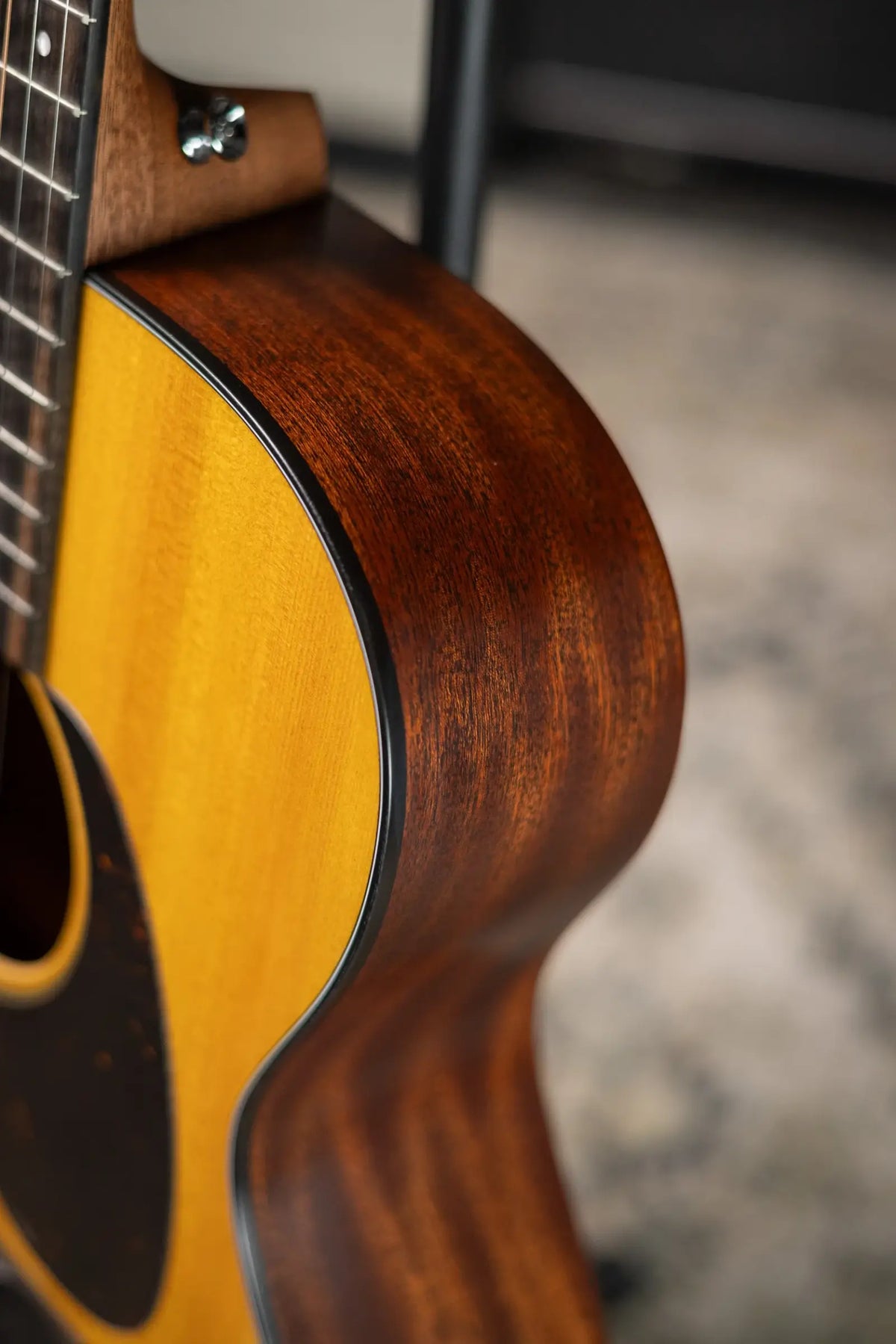 Martin 000-10E Retro Acoustic/Electric Guitar - Spruce/Sapele with Gig Bag