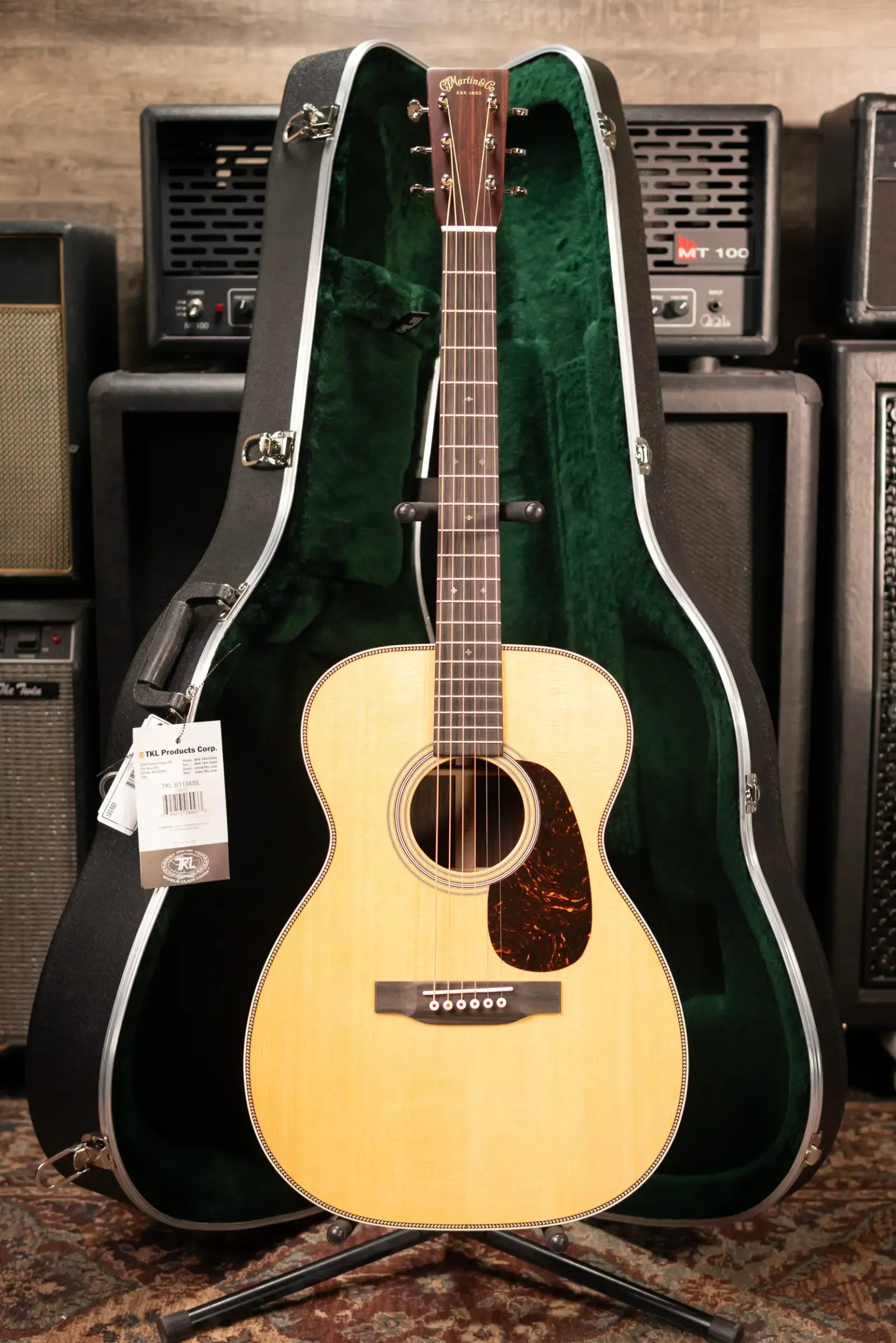 Martin 00-28 Acoustic Guitar with Hardshell Case