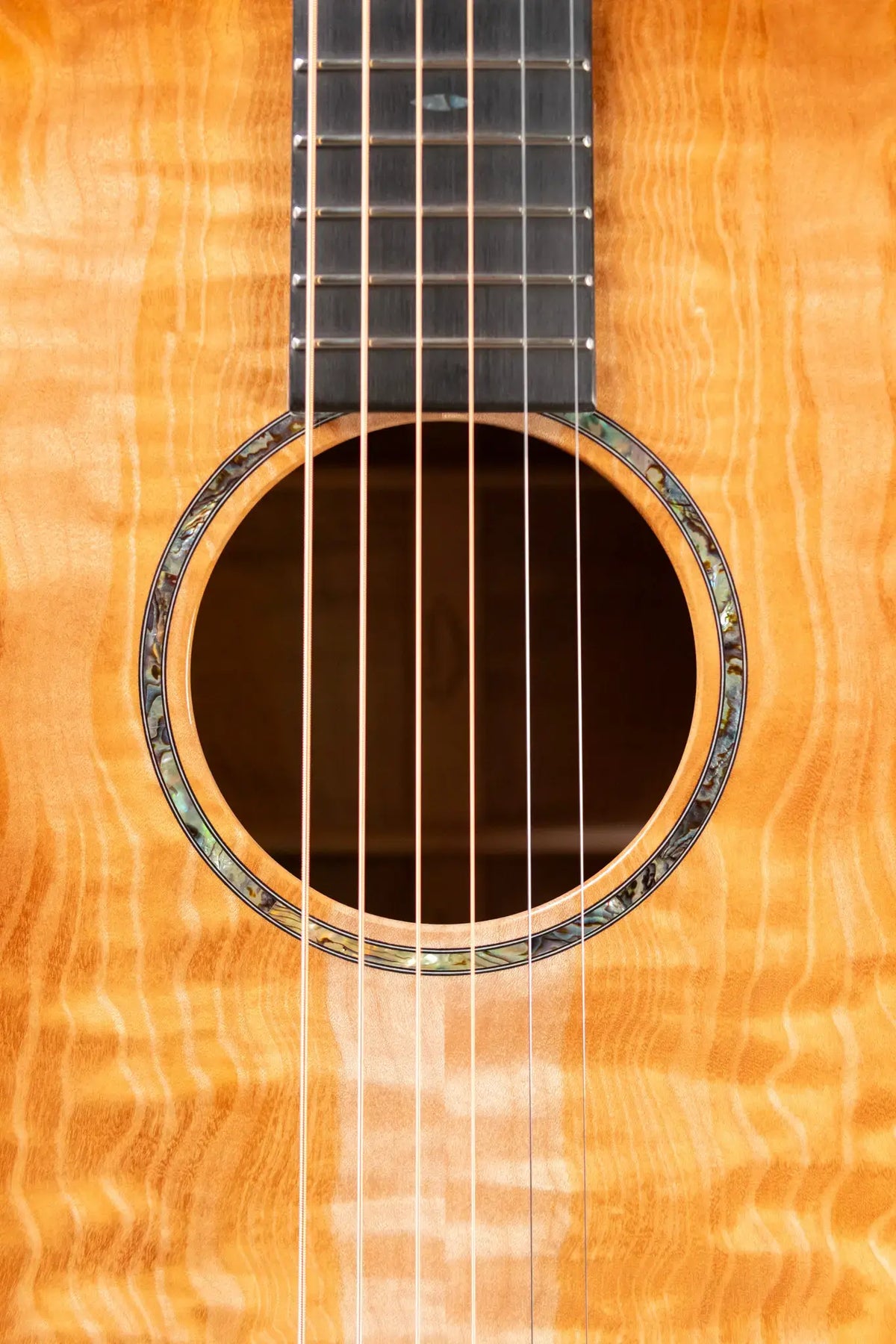 Martin Custom Shop Style 45 000-14F Acoustic Guitar - Master Grade Quilted Maple with Hardshell Case