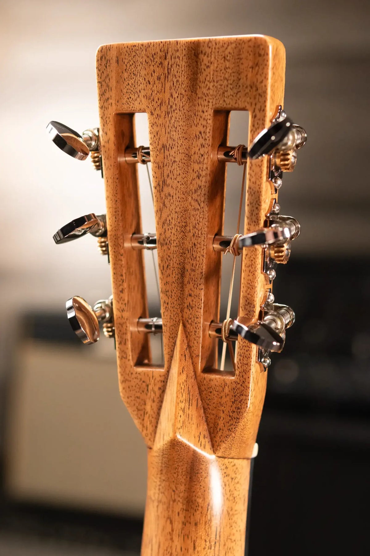 Martin Custom Shop Style 28 00-12F Acoustic Guitar - Flamed Mahogany/Western Red Cedar 1935 Sunburst with Hardshell Case