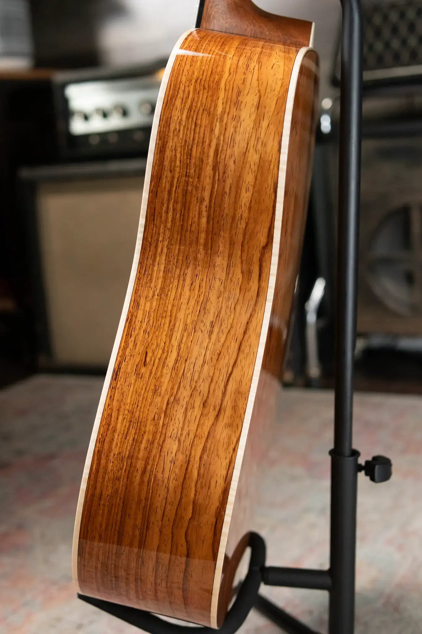 Martin Custom Shop Dreadnought Acoustic Guitar Guatemalan Rosewood with Hardshell Case 679ce05d852dd