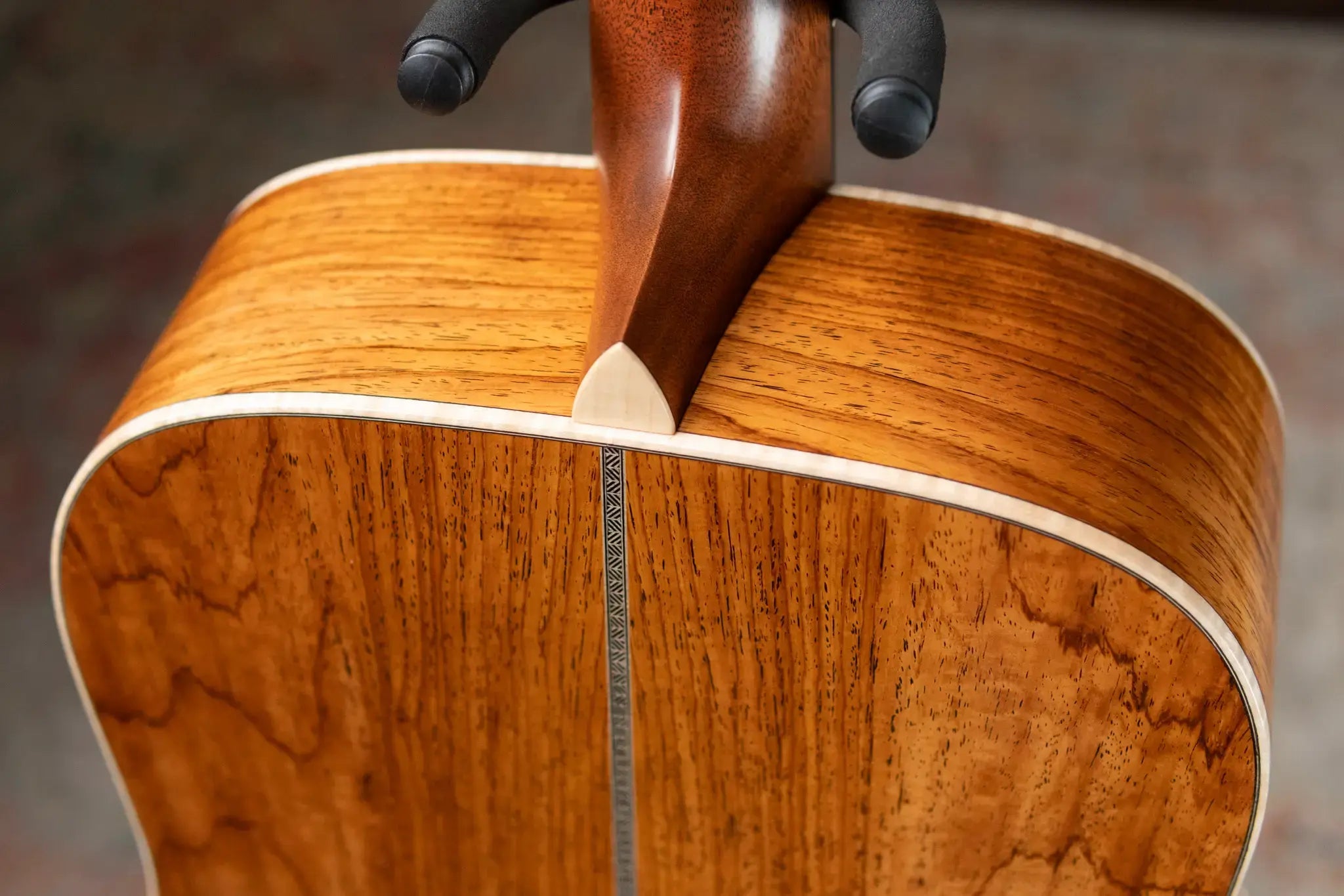 Martin Custom Shop Dreadnought Acoustic Guitar Guatemalan Rosewood with Hardshell Case 679ce063086d7