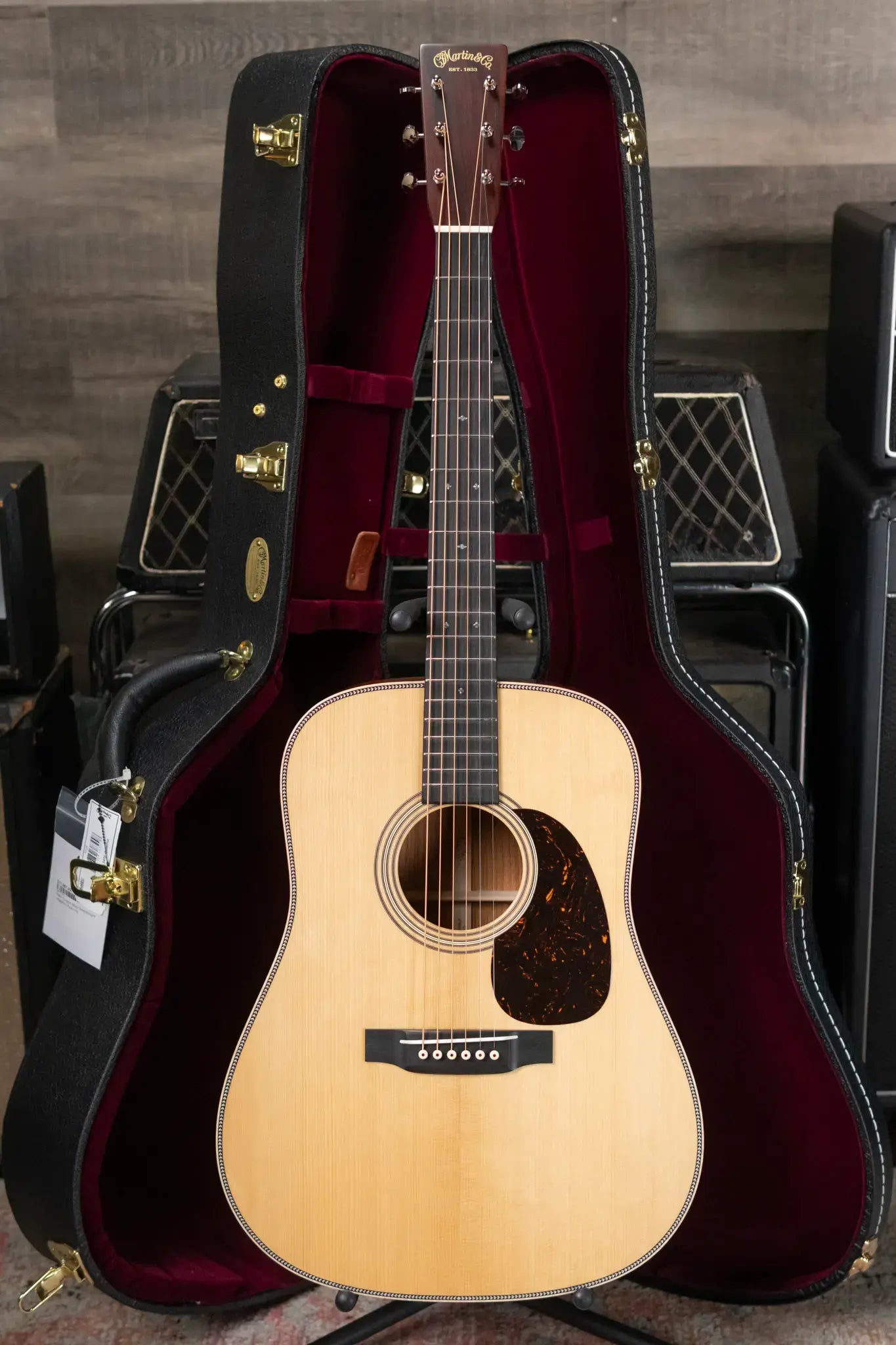 Martin Custom Shop Dreadnought Acoustic Guitar Guatemalan Rosewood with Hardshell Case 679ce068dc522