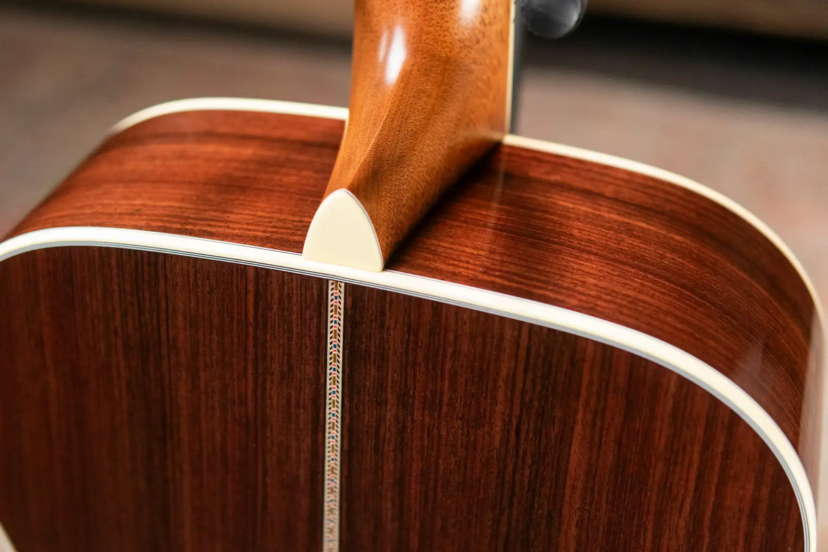 Martin J-40 Acoustic Guitar with Hardshell Case - Demo