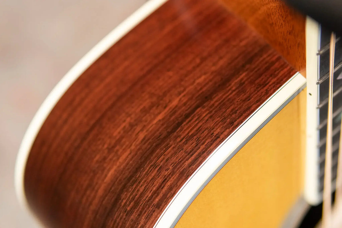 Martin J-40 Acoustic Guitar with Hardshell Case - Demo