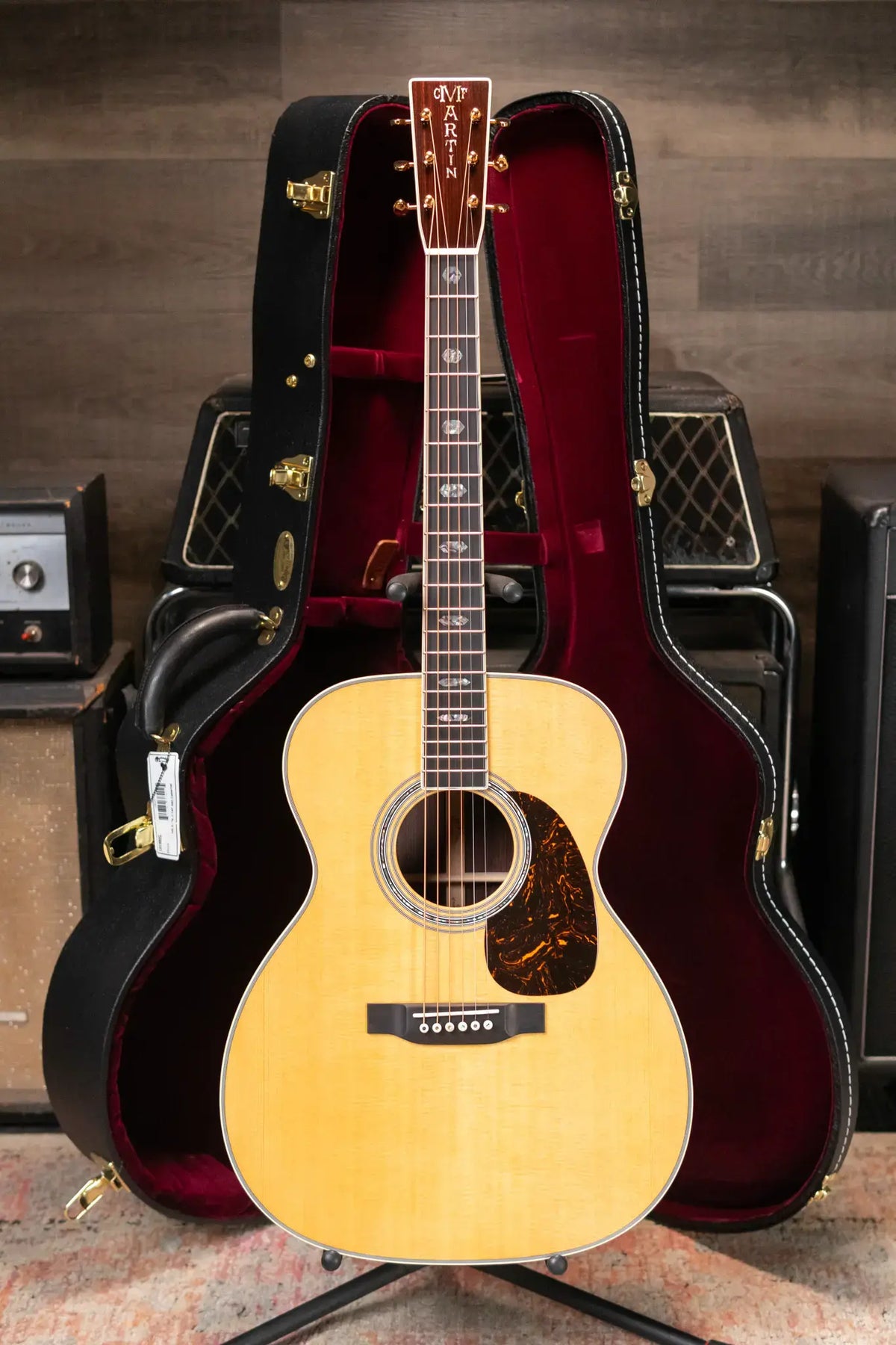 Martin J-40 Acoustic Guitar with Hardshell Case - Demo