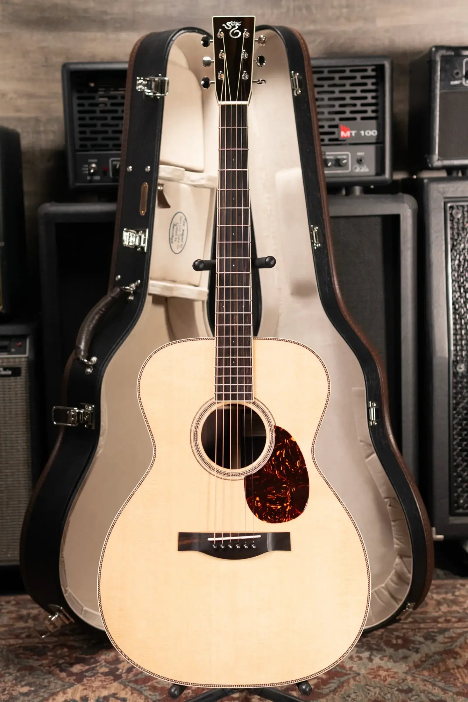 Santa Cruz OM Acoustic Guitar - Sitka Spruce/Indian Rosewood with Hardshell Case