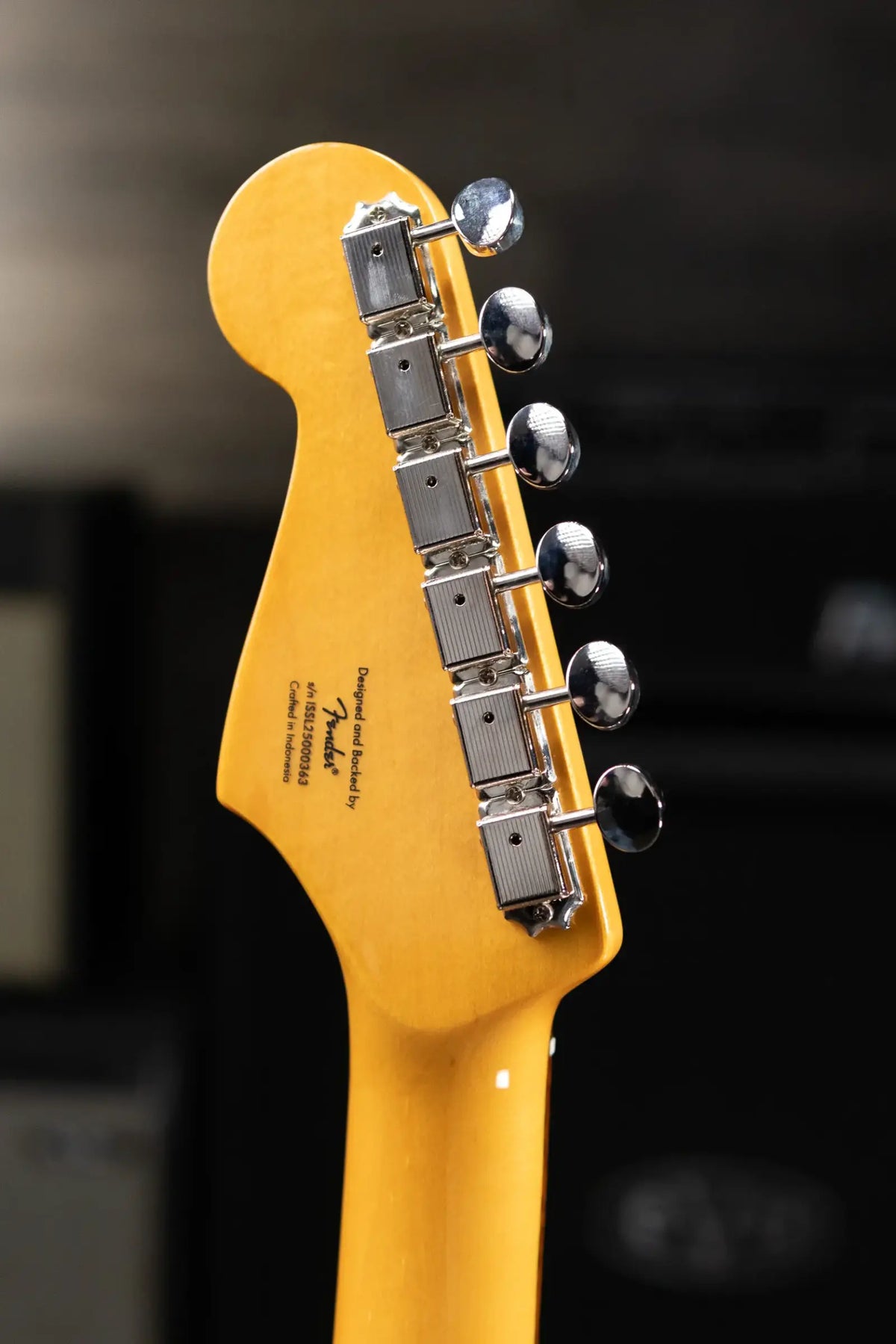 Squier Classic Vibe '60s Stratocaster Electric Guitar - Candy Apple Red