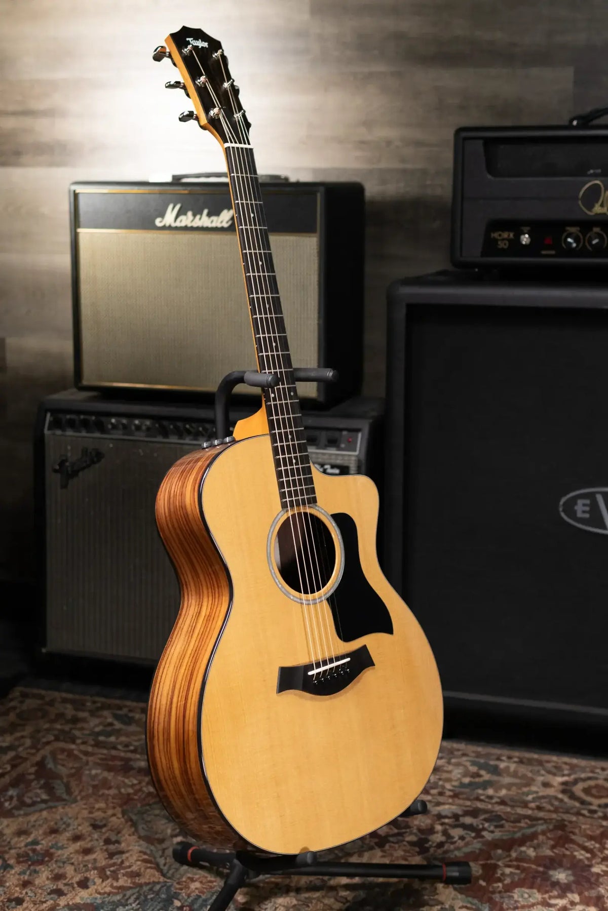 Taylor 214ce Plus Grand Auditorium Acoustic/Electric Guitar with Aerocase